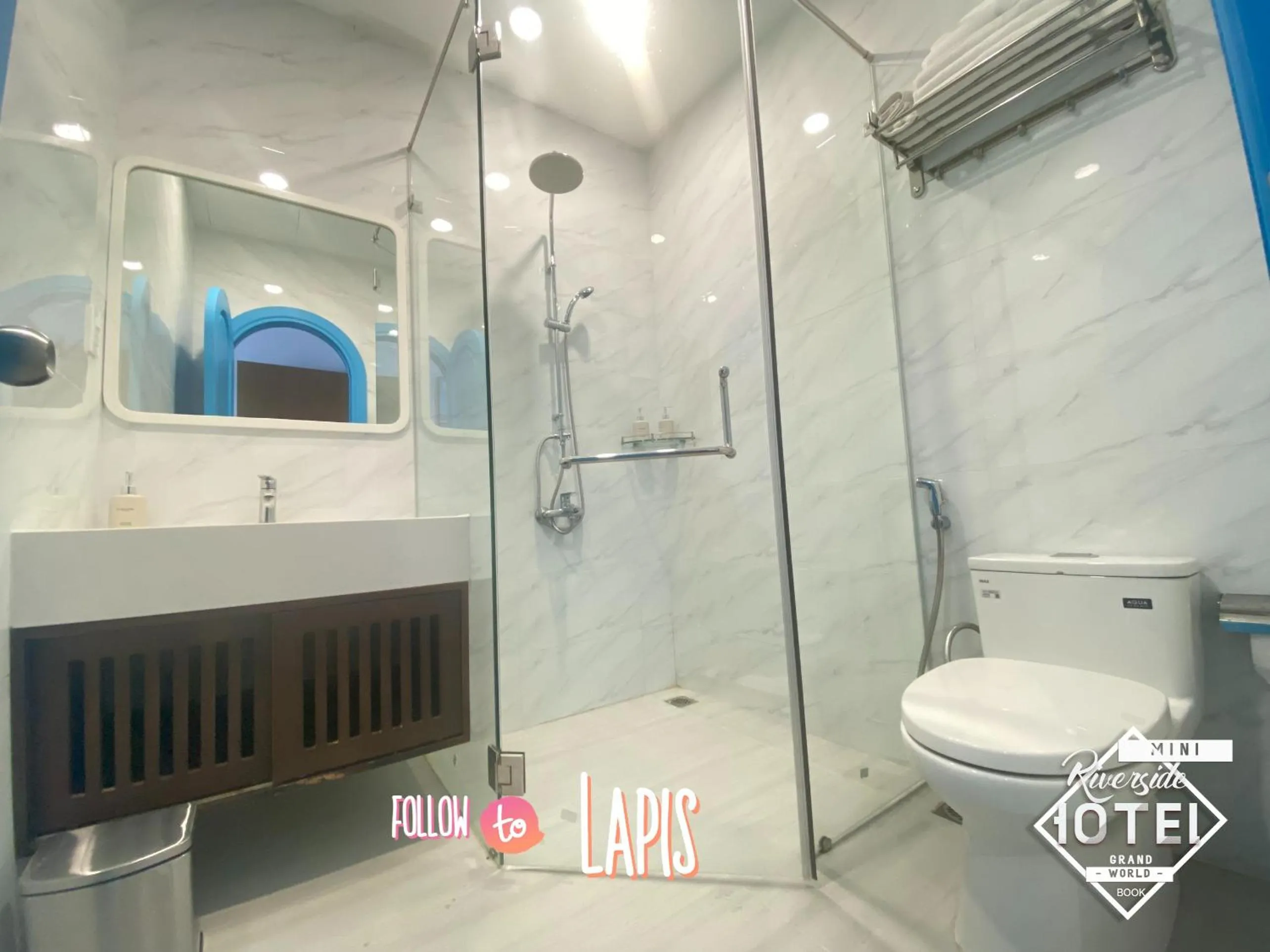 Shower in Riverside Mini Hotel Grand World Phu Quoc