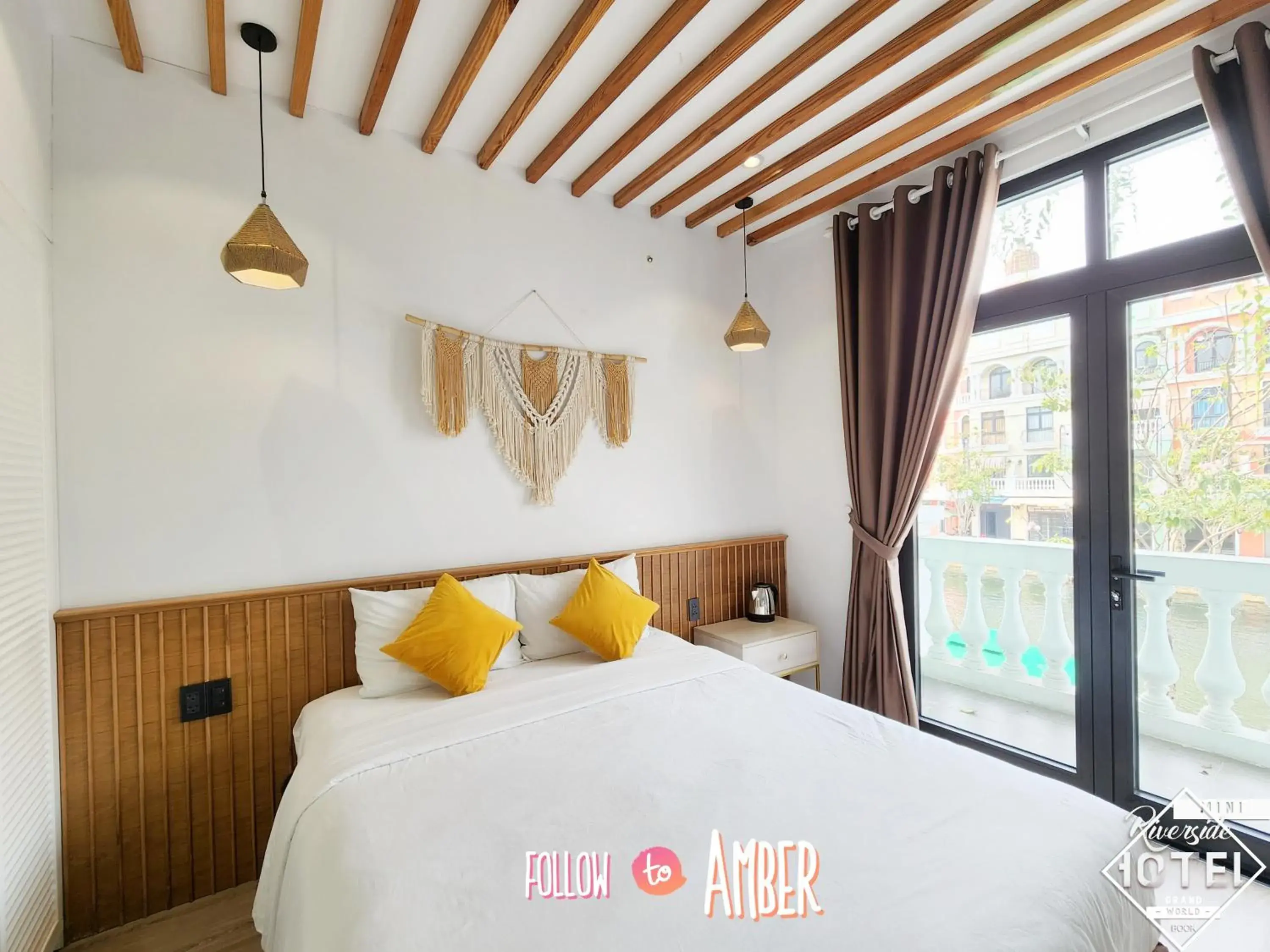 Double Room with Balcony in Riverside Mini Hotel Grand World Phu Quoc Double Room with Balcony in Riverside Mini Hotel Grand World Phu Quoc