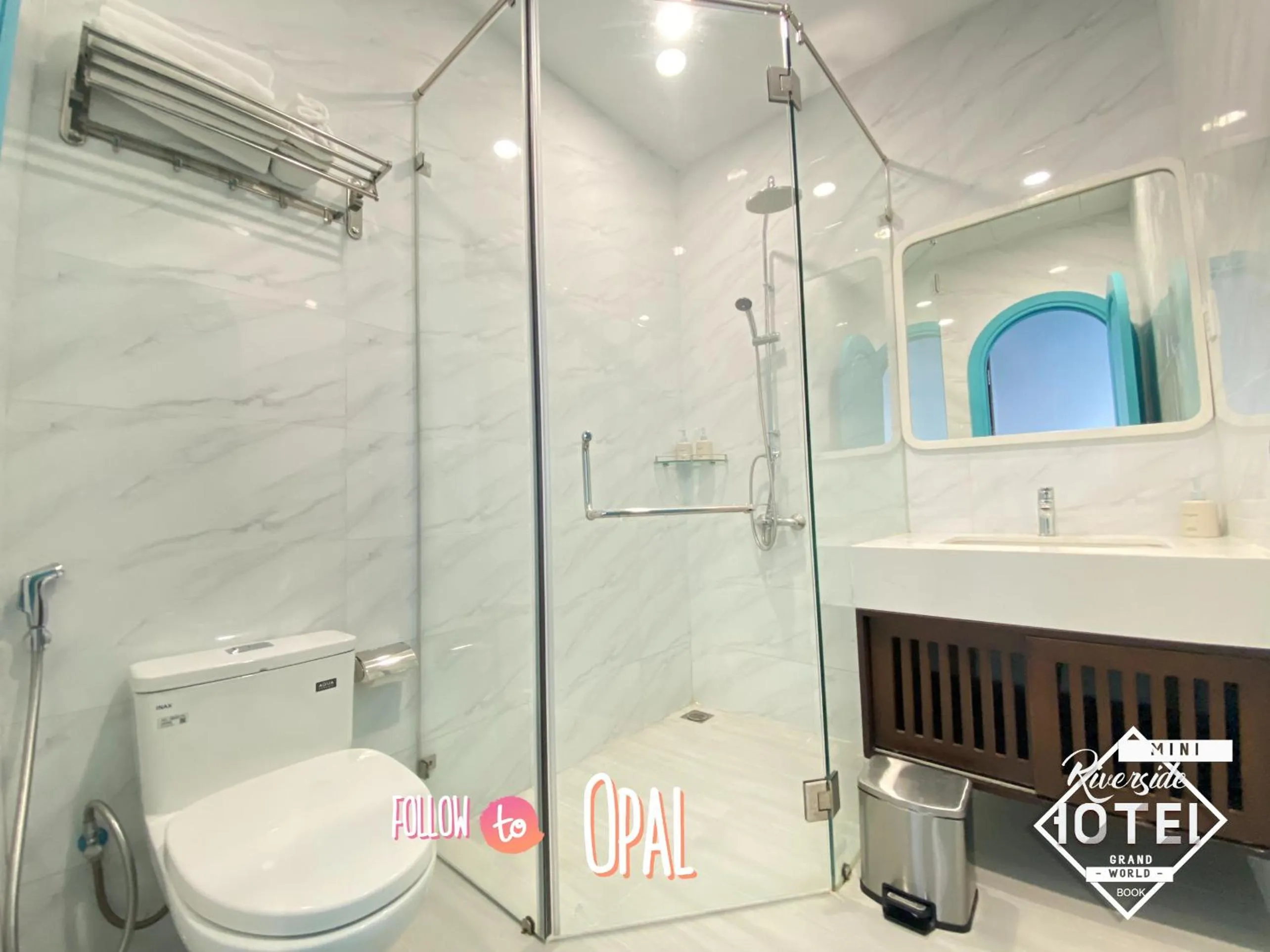 Shower in Riverside Mini Hotel Grand World Phu Quoc