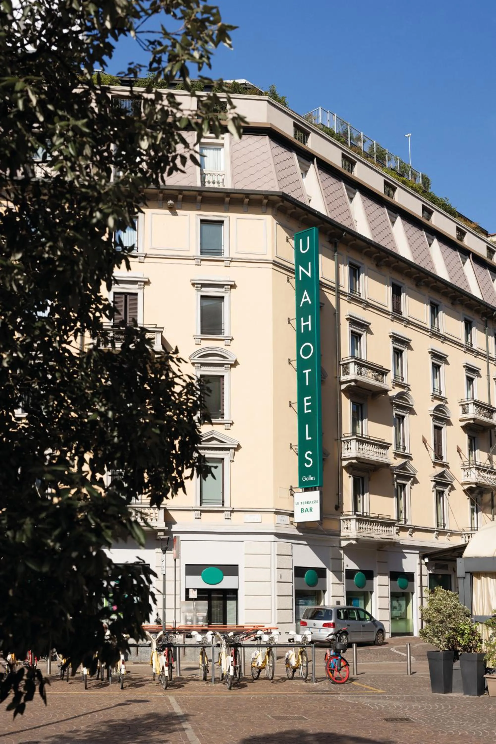 Property building in UNA Hotels Galles Milano