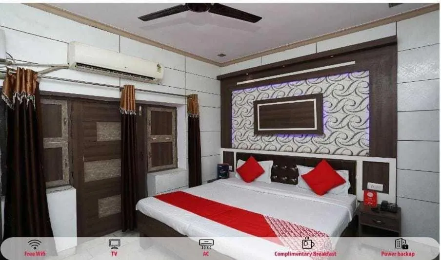 Bedroom, Bed in Hotel O Vanshika