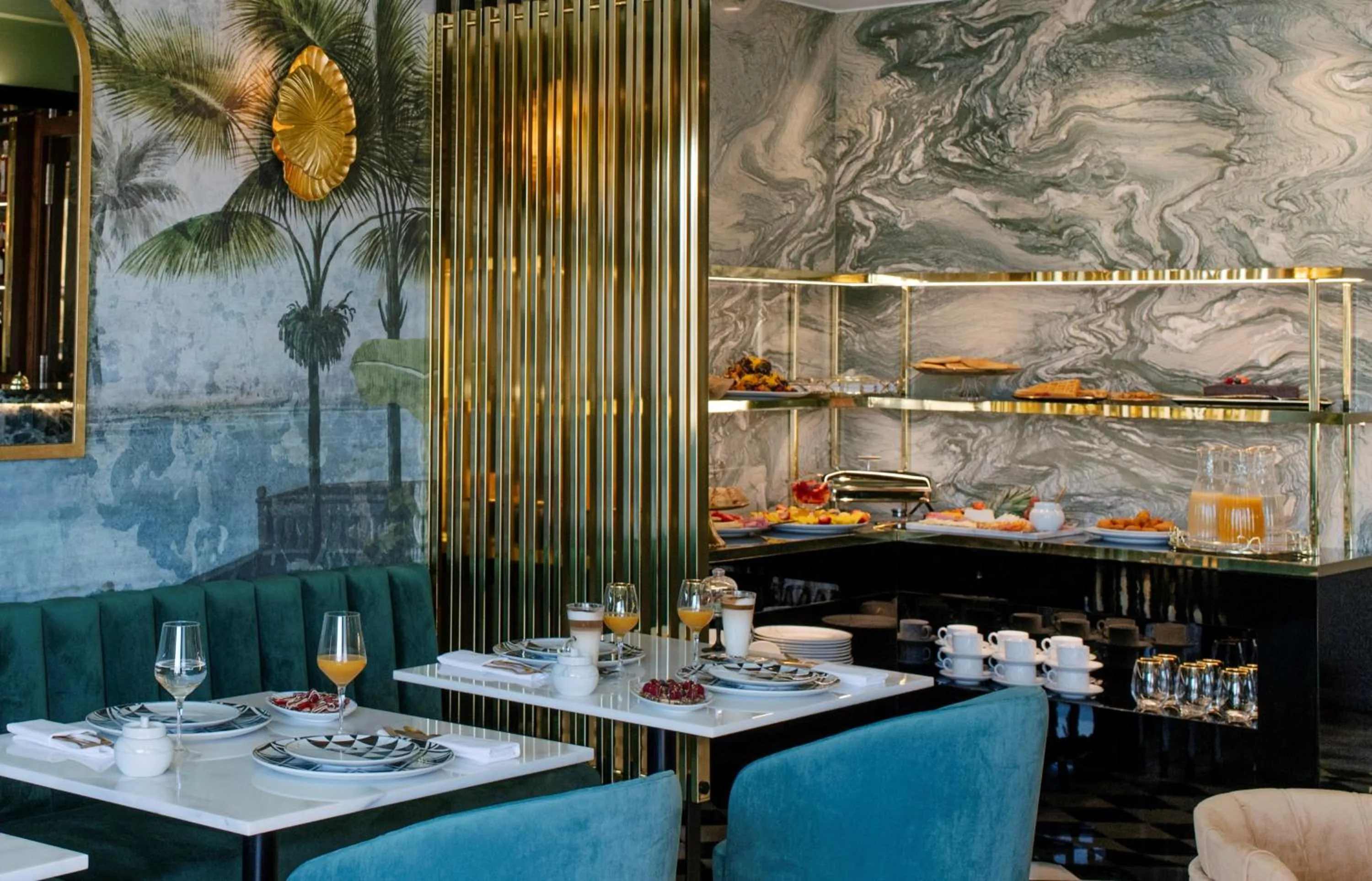 Breakfast in 1877 Estrela Palace