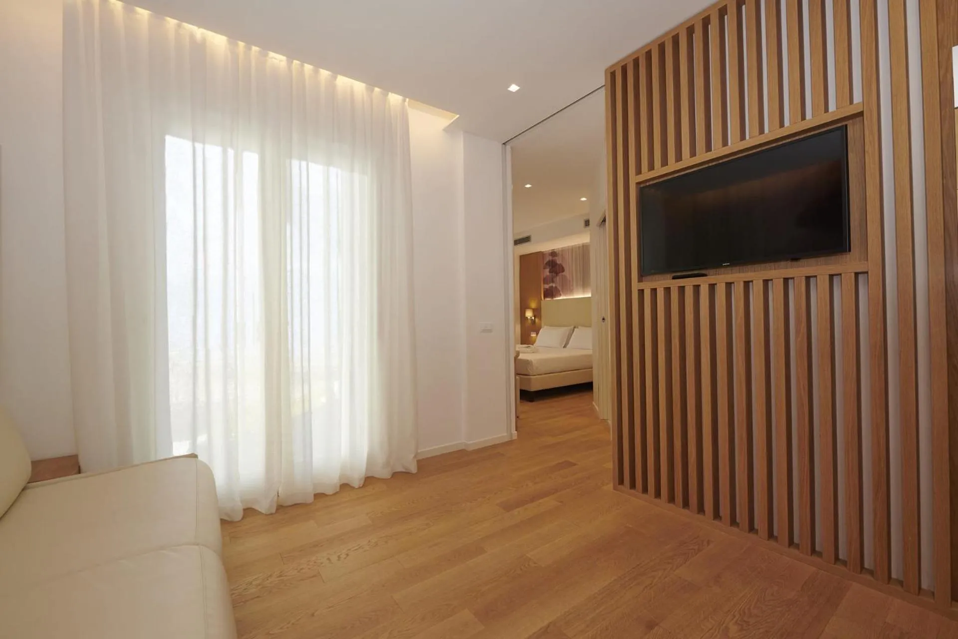 TV and multimedia, Bed in Hotel Cavalieri Palace & Suites