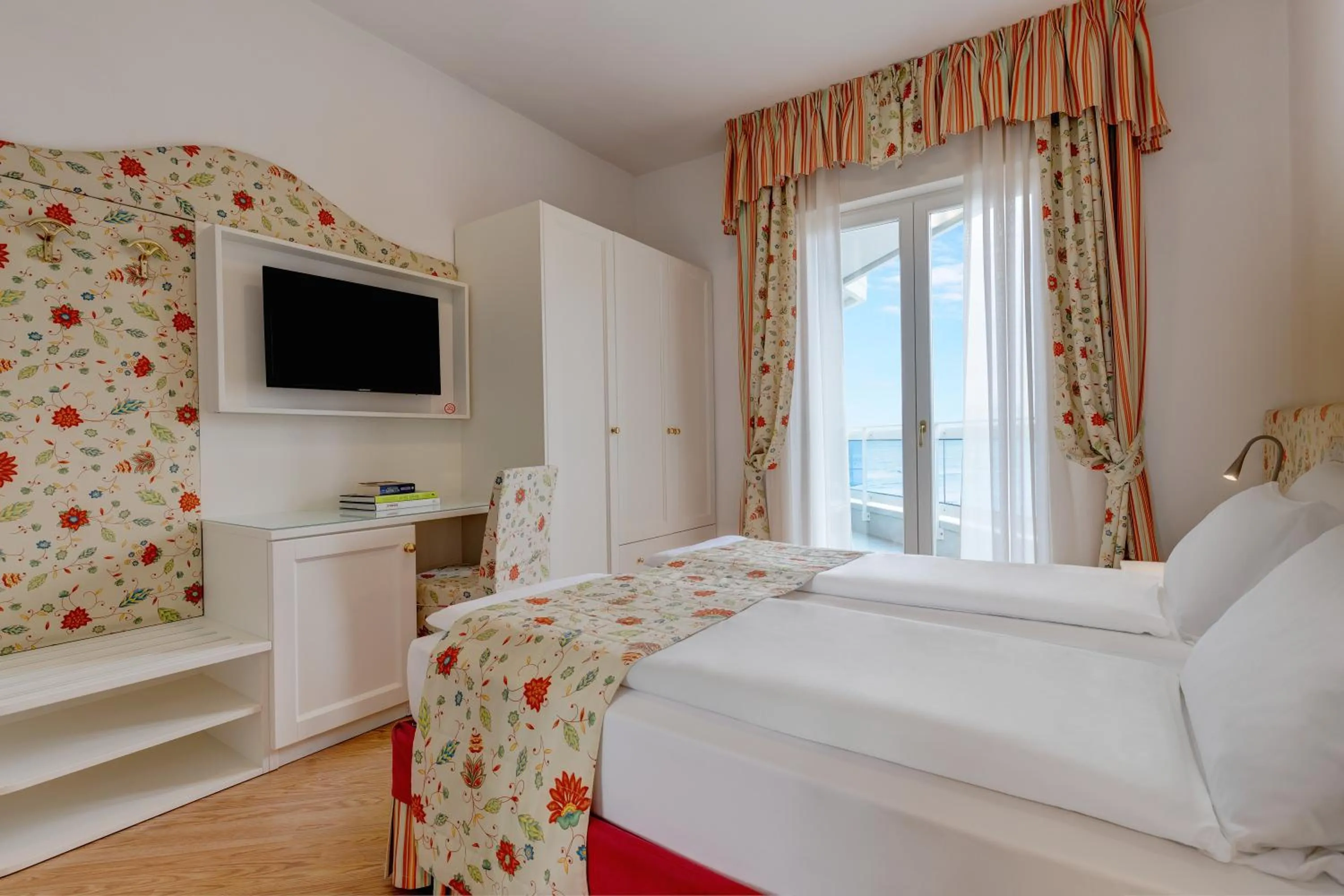 Bed in Hotel Cavalieri Palace & Suites