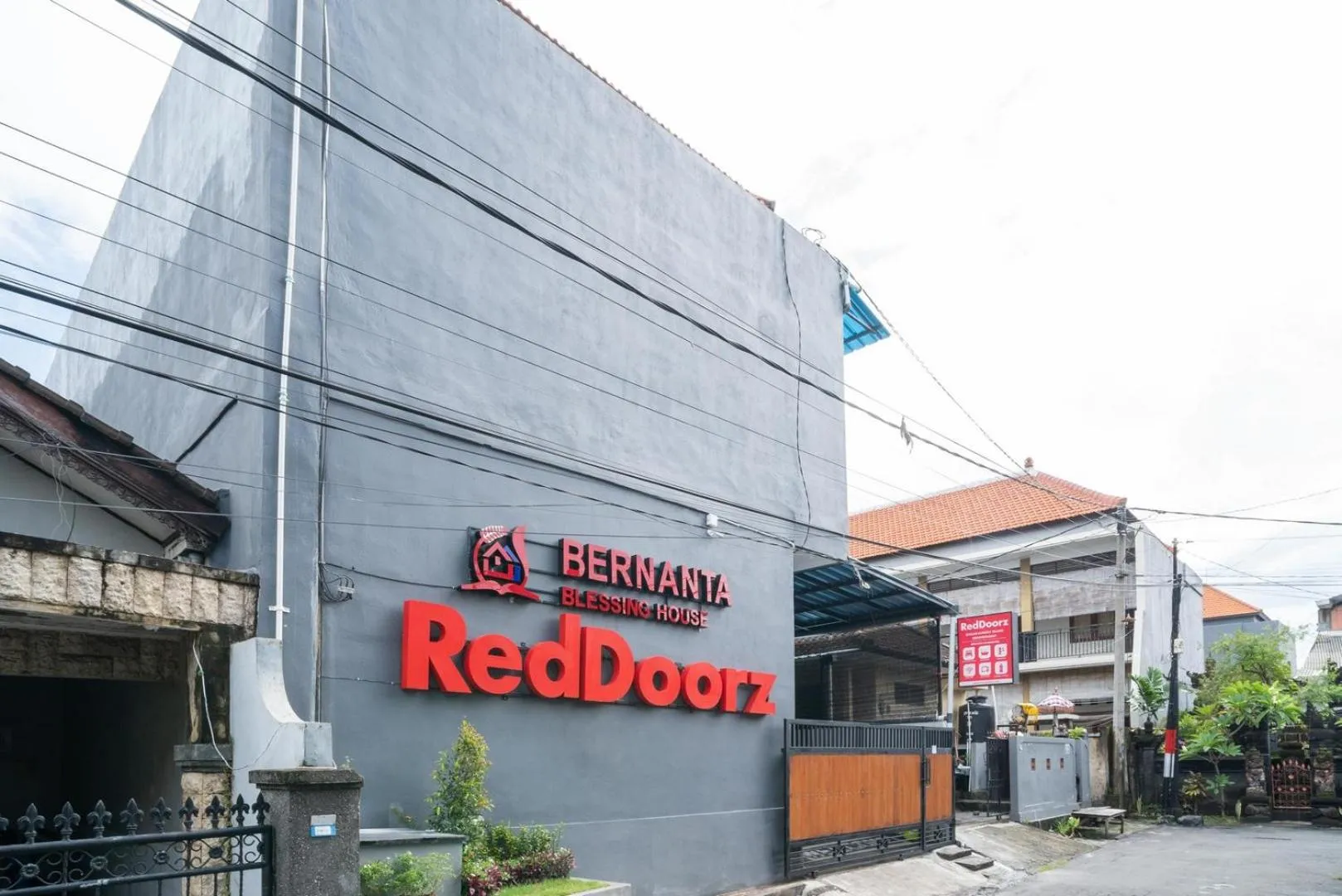 Property building in RedDoorz @ Jalan Gunung Talang Mahendradatta