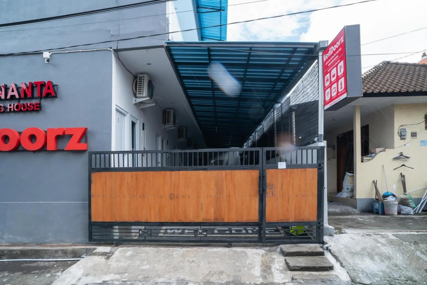 Property building in RedDoorz @ Jalan Gunung Talang Mahendradatta