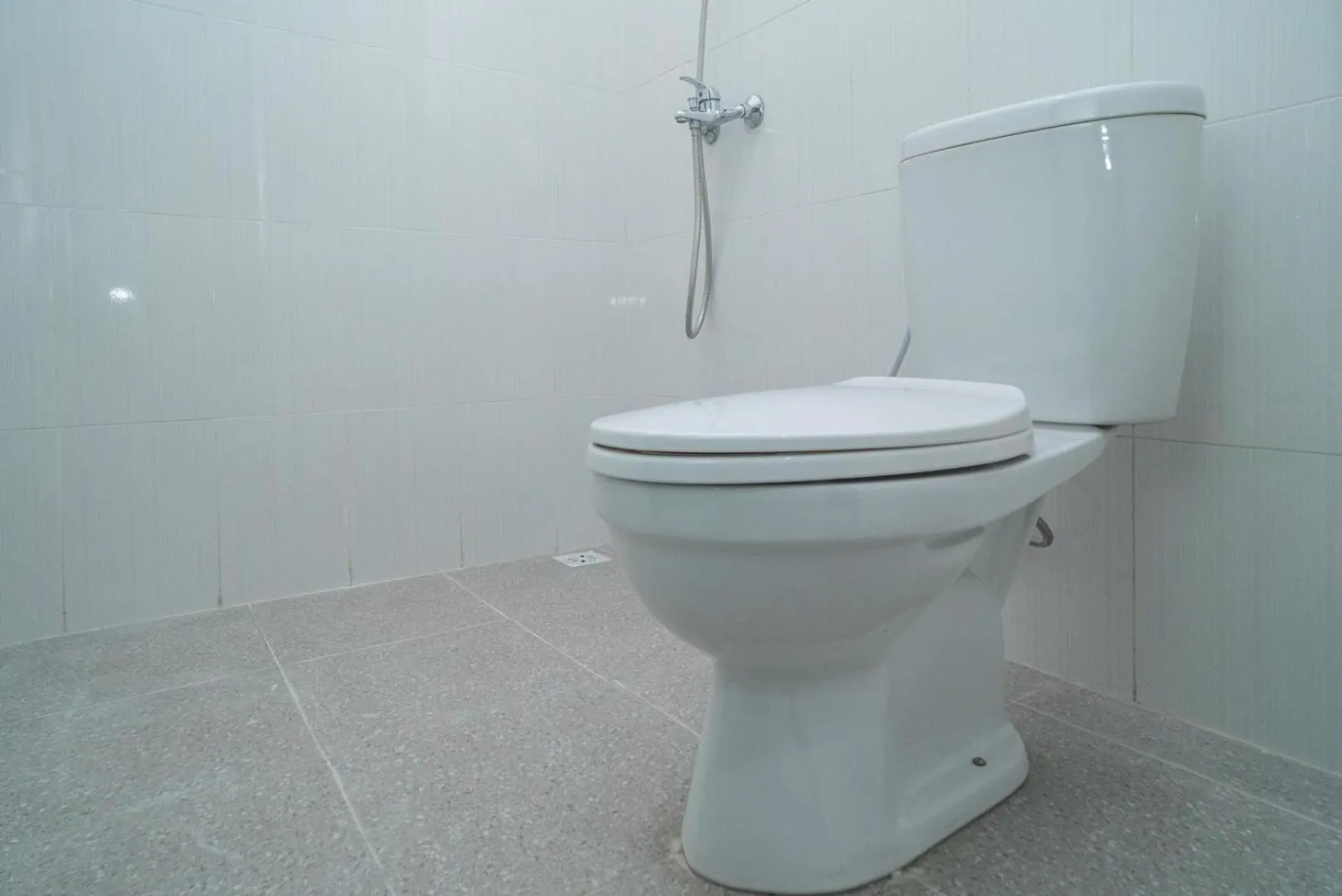 Bathroom in RedDoorz @ Jalan Gunung Talang Mahendradatta