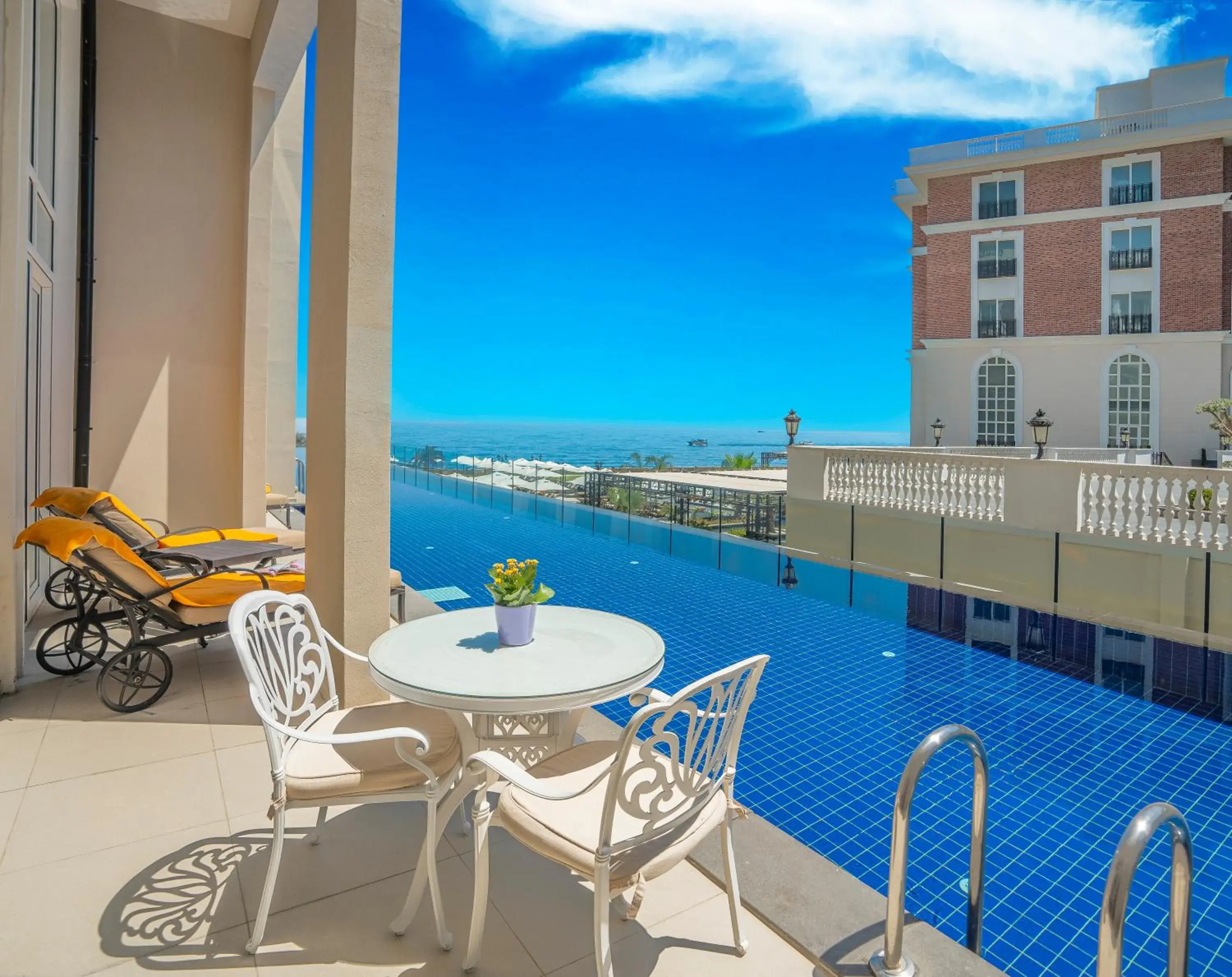 Suite with Private Pool in Kaya Palazzo Resort & Casino Suite with Private Pool in Kaya Palazzo Resort & Casino