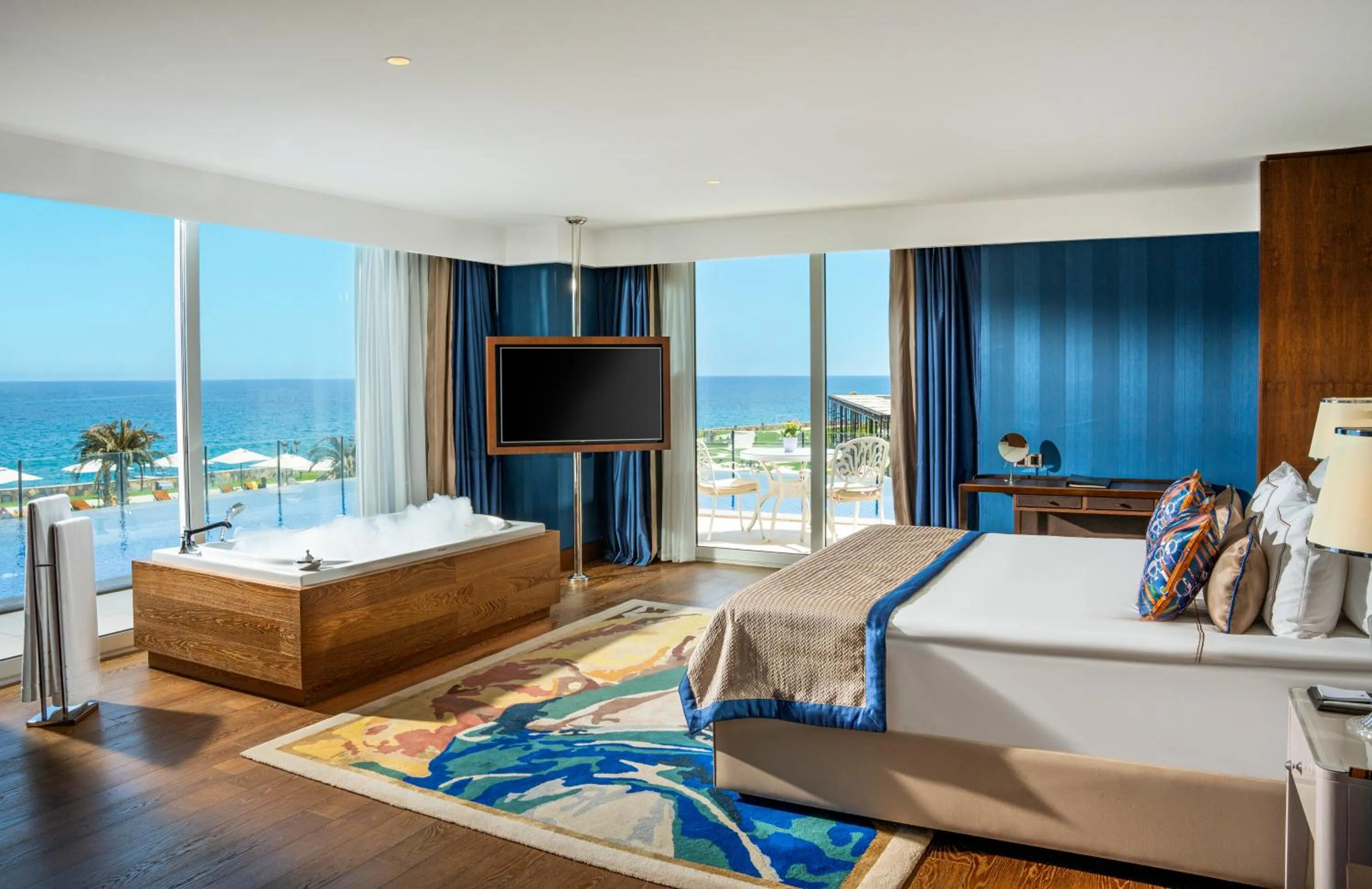 Bed in Kaya Palazzo Resort & Casino