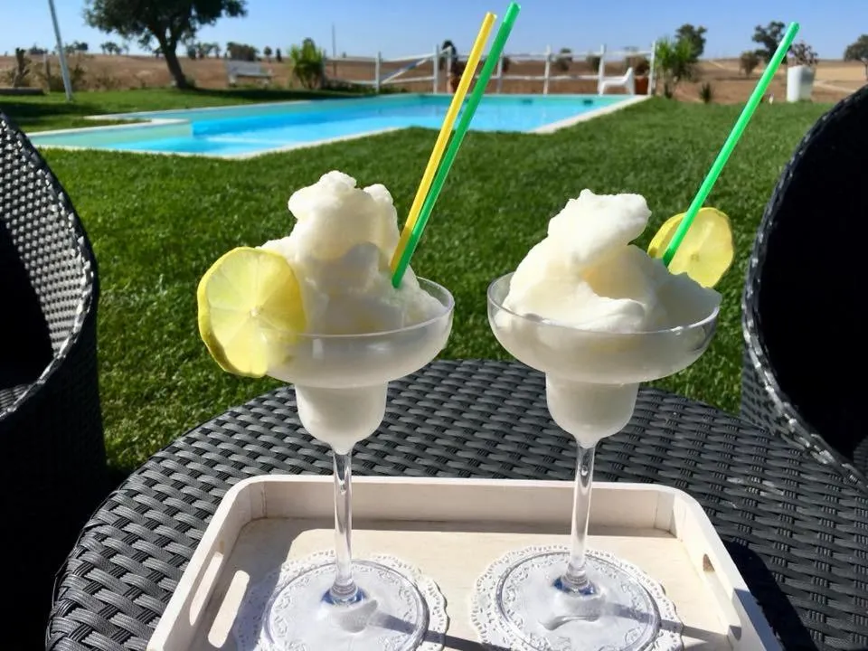 Lounge or bar in Monte dos Poços