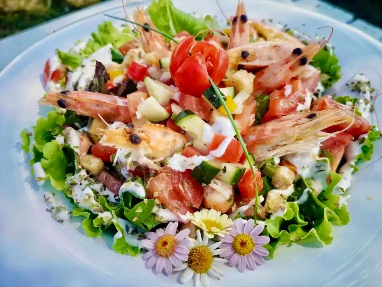 Restaurant/places to eat in Monte dos Poços