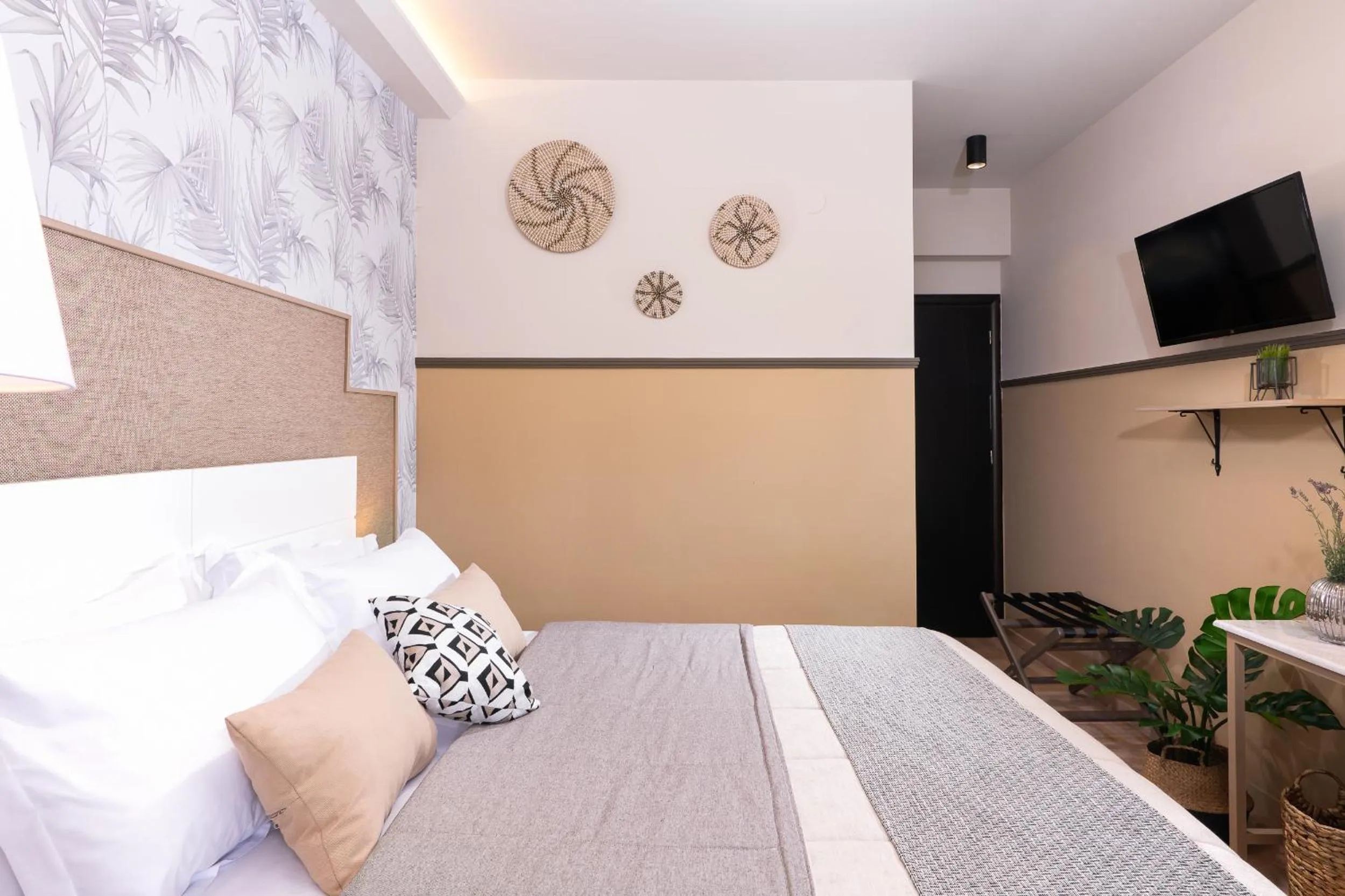 Photo of the whole room, Bed in ELLE Rooms & Suites