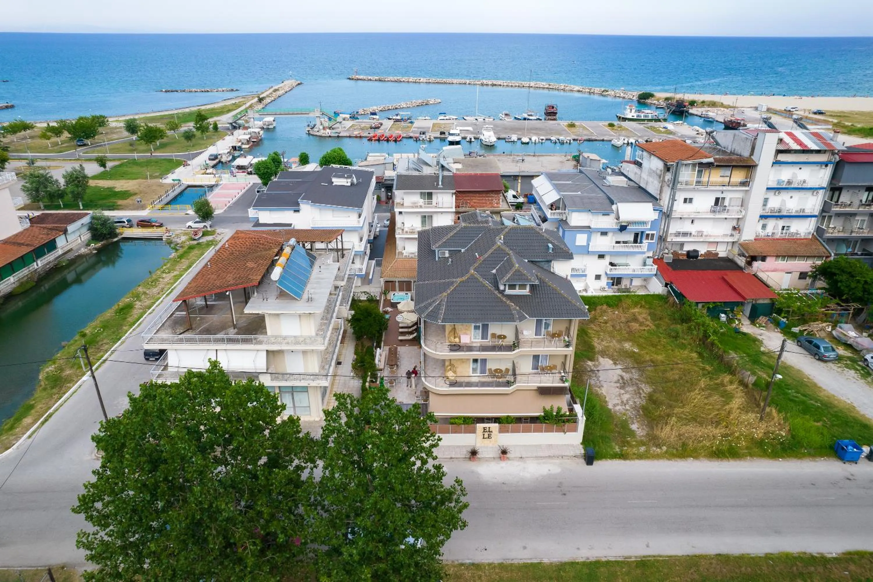 Property building in ELLE Rooms & Suites