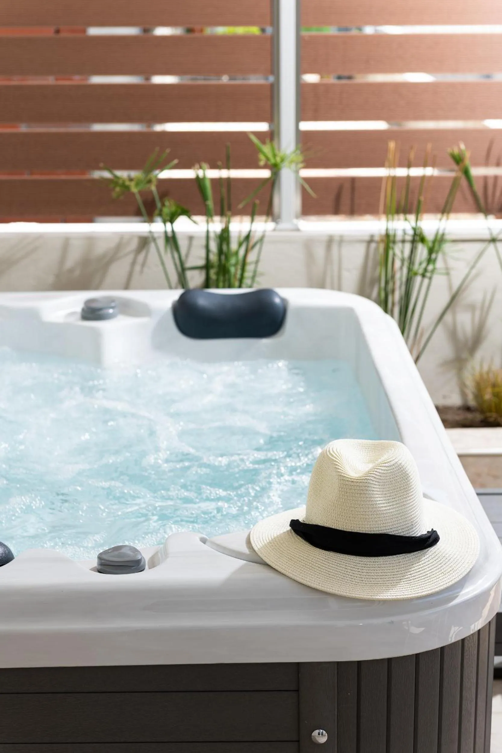 Hot Tub in ELLE Rooms & Suites