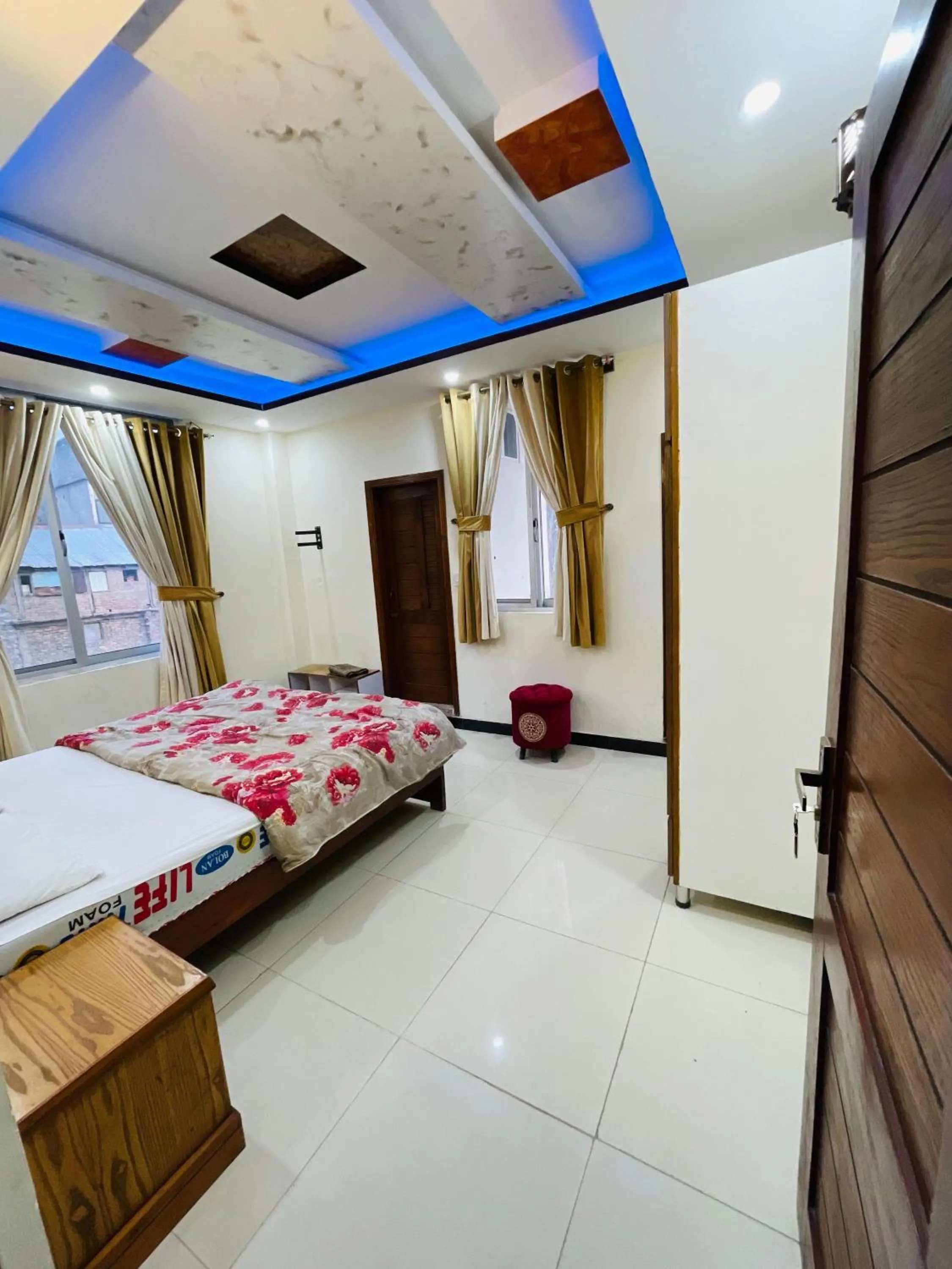 View (from property/room), Bed in Paradise View Hotel & Restaurant