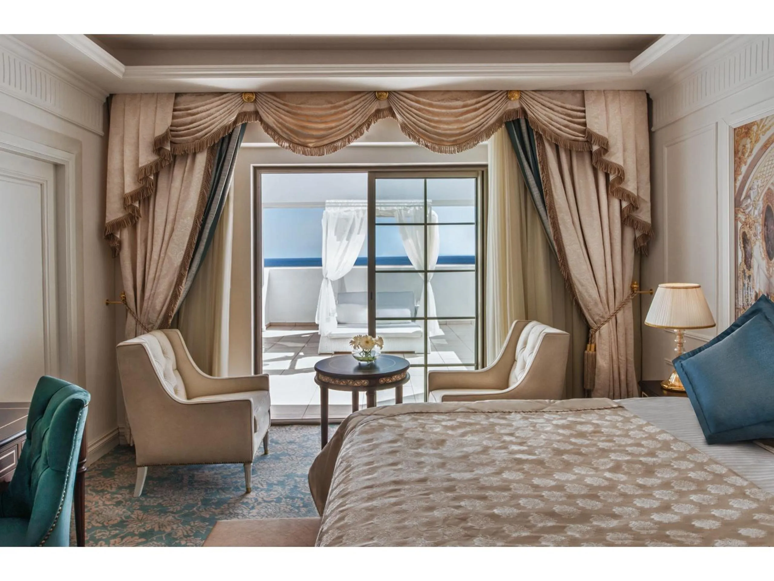 Bed in Kaya Artemis Resort & Casino