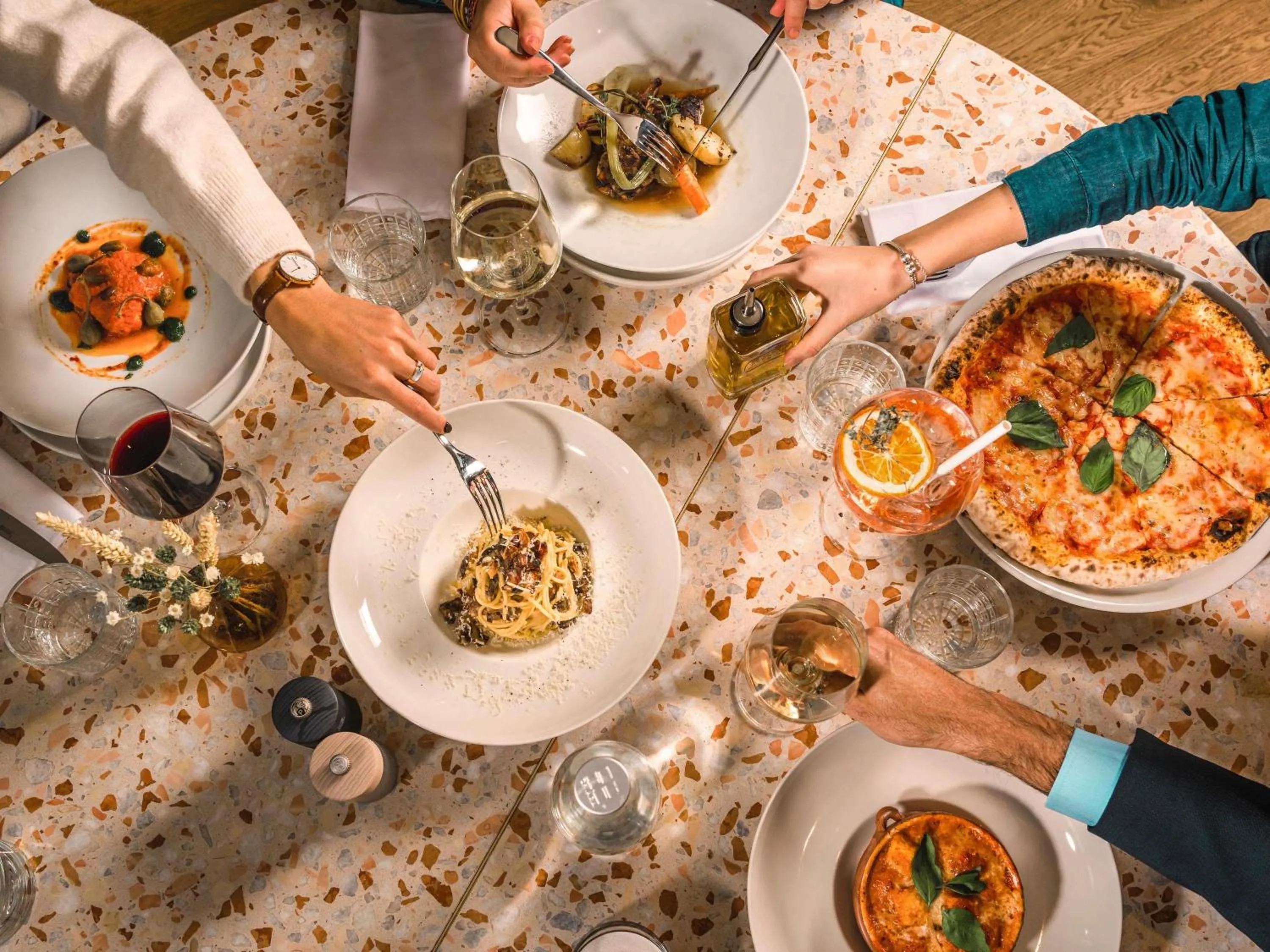 Restaurant/places to eat in Le Saint Gervais Hotel & Spa Handwritten Collection