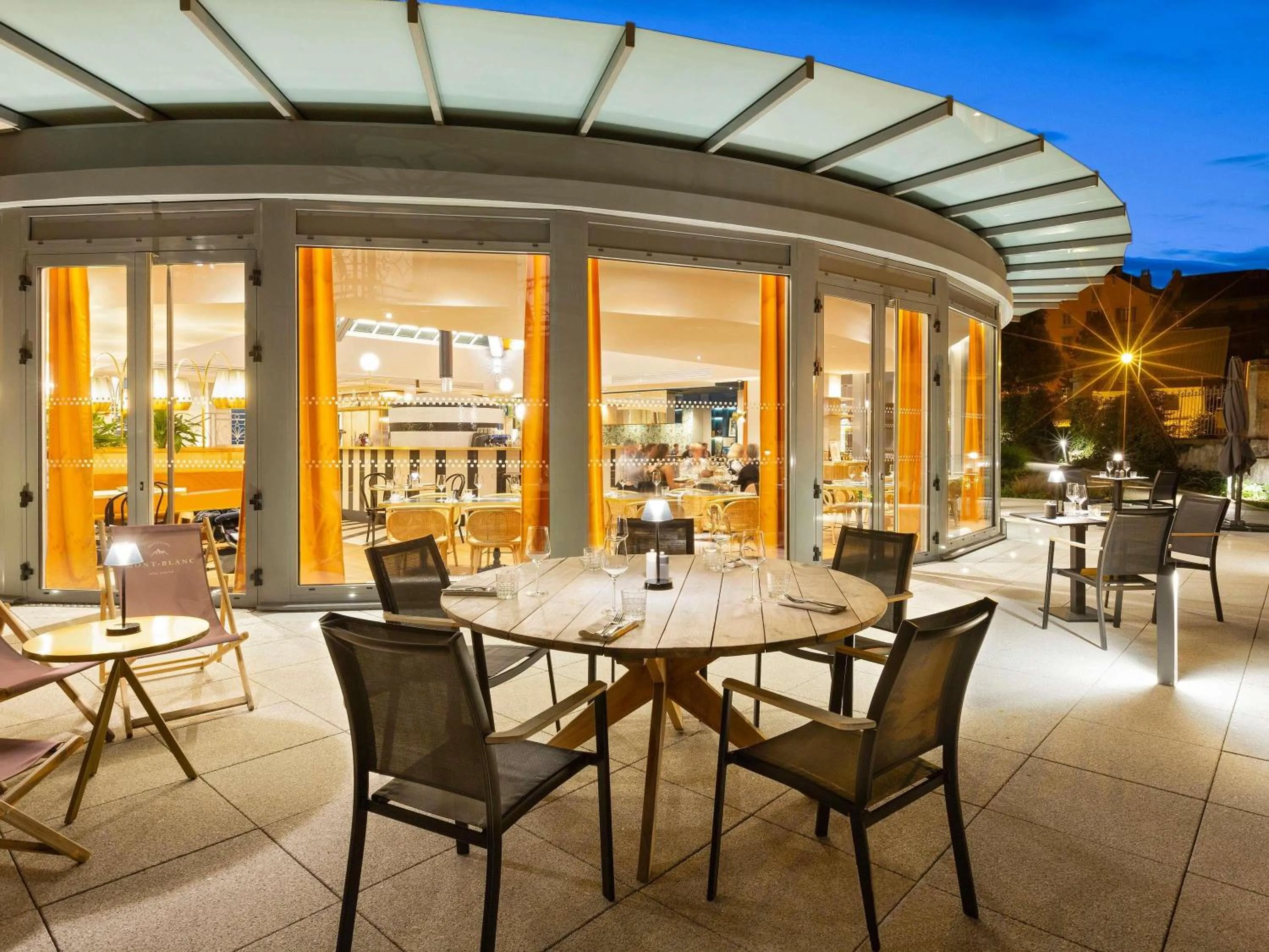 Restaurant/places to eat in Le Saint Gervais Hotel & Spa Handwritten Collection