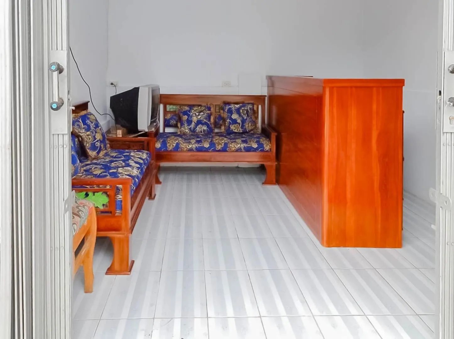 Lobby or reception, Bed in Penginapan Al Firdausi Syariah Mitra RedDoorz