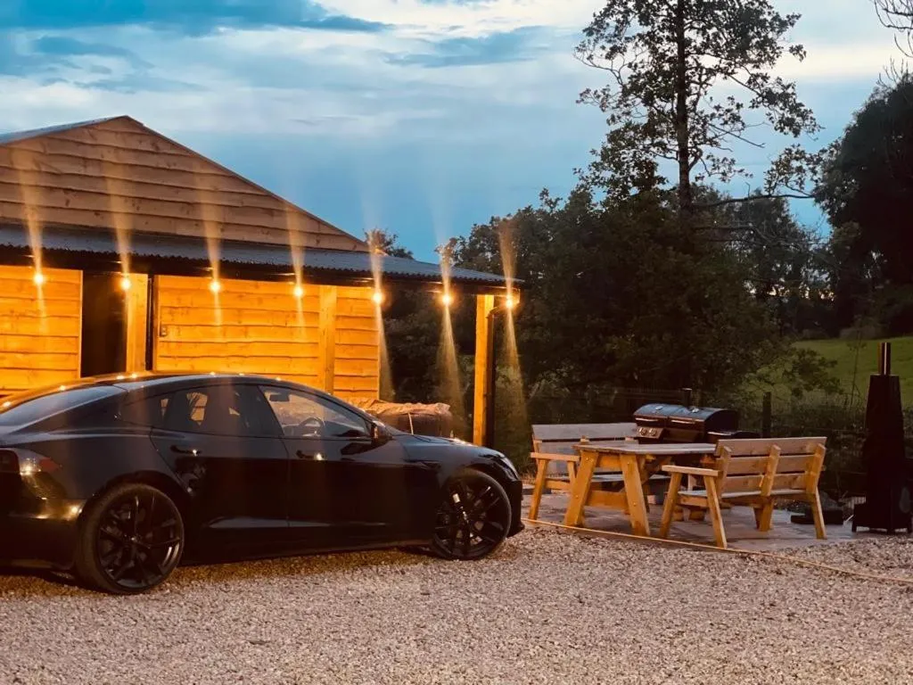 Night in Walsh's Mill Lodges & Linen House