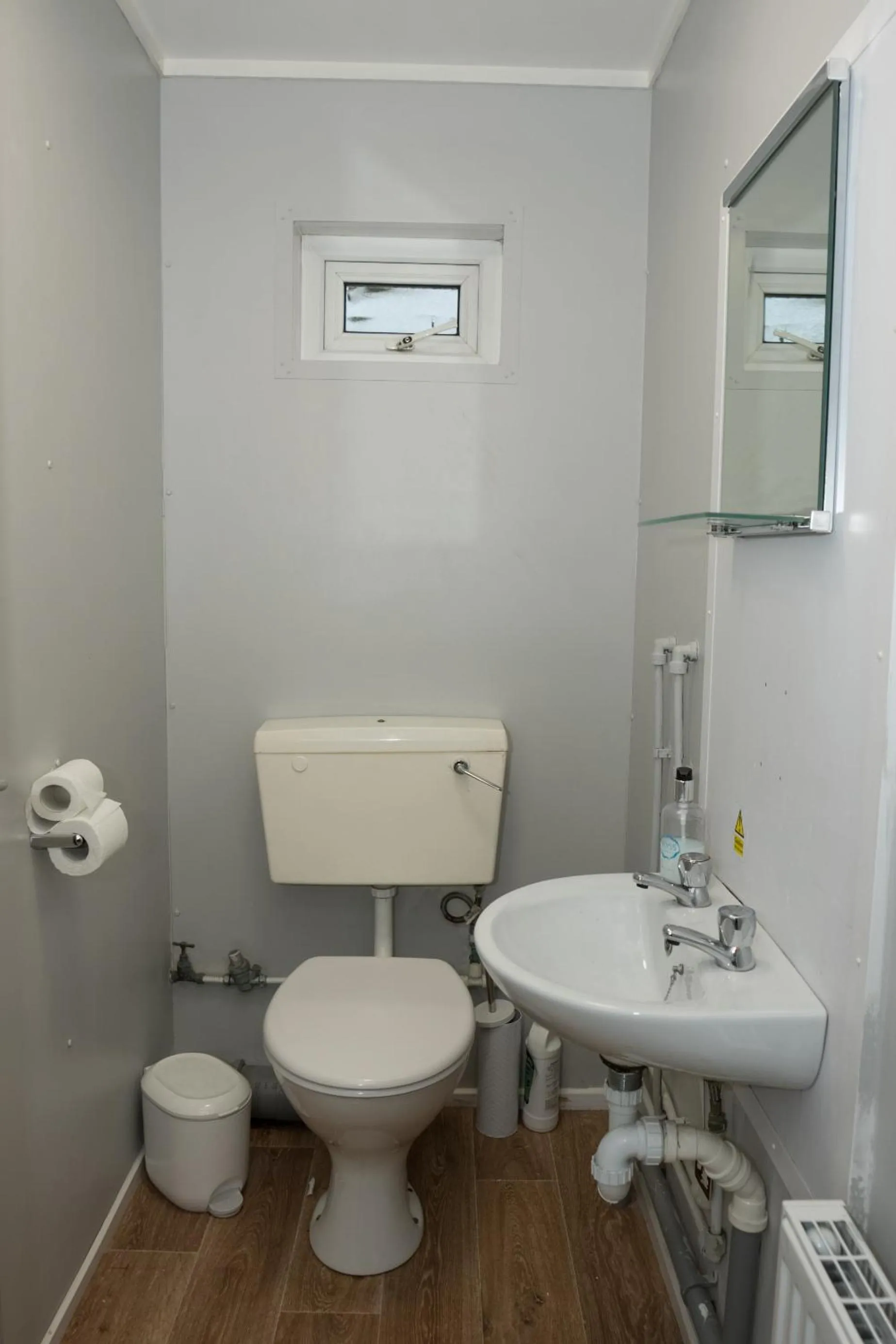 Bathroom in Walsh's Mill Lodges & Linen House