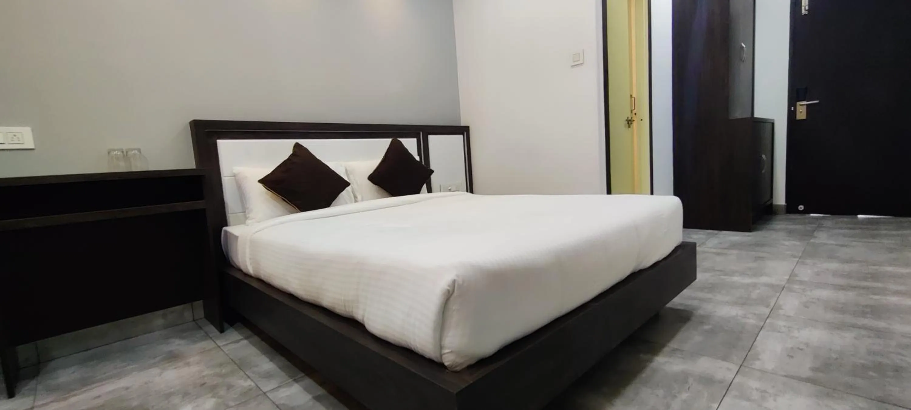 Photo of the whole room, Bed in HOTEL ABOOZ