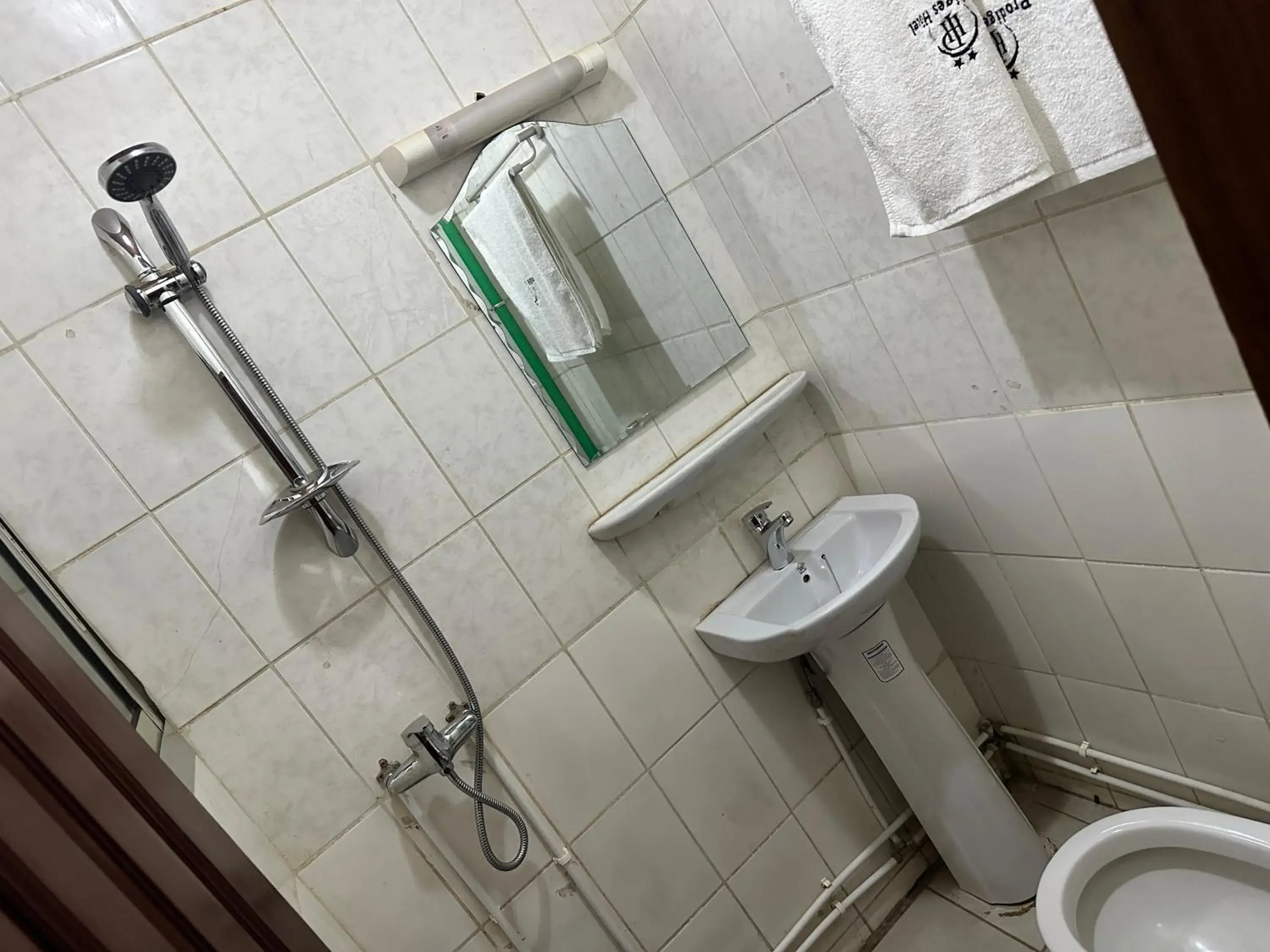 Twin Room with Pool View in Prodiges Hôtel Twin Room with Pool View in Prodiges Hôtel