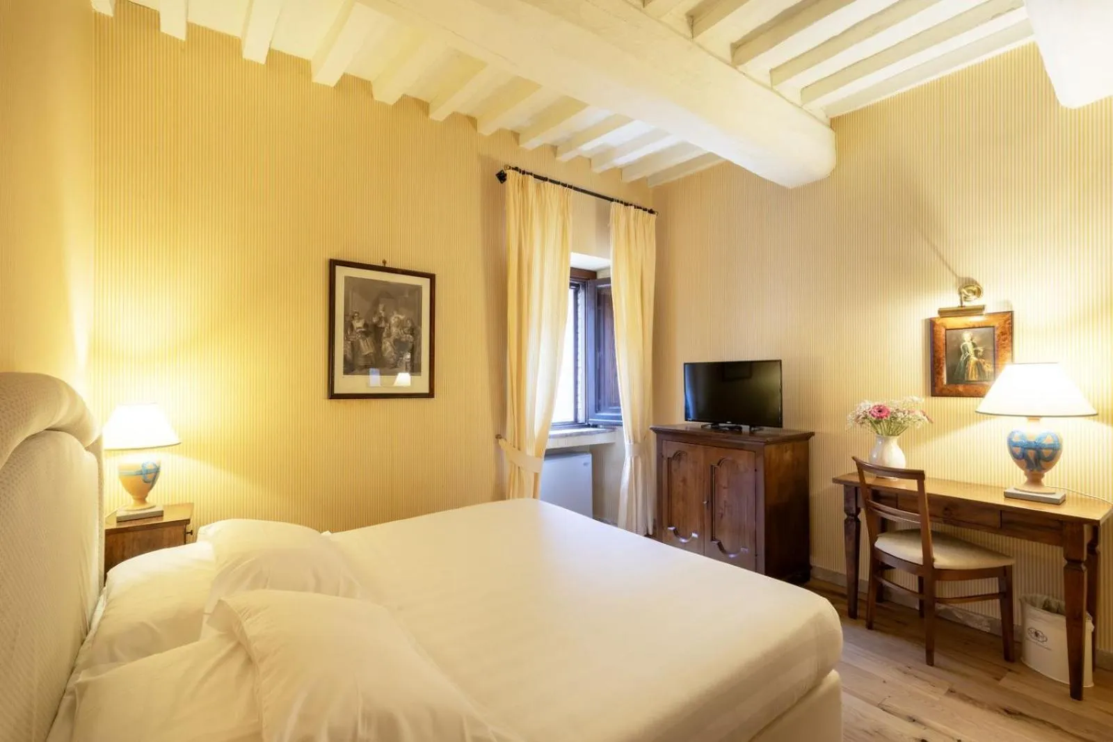 Bedroom, Bed in Relais Il Canalicchio Country Resort & SPA
