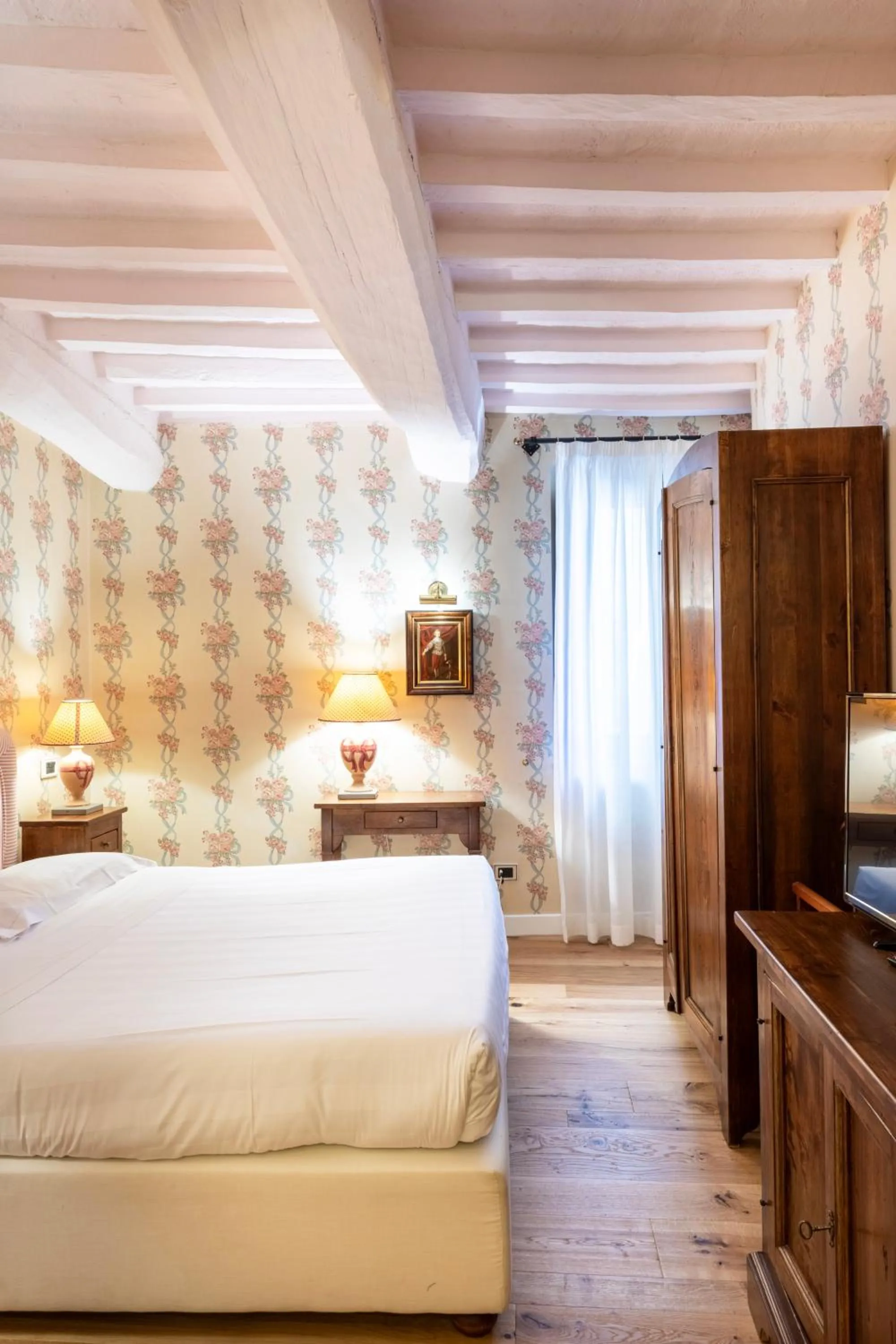 Photo of the whole room, Bed in Relais Il Canalicchio Country Resort & SPA