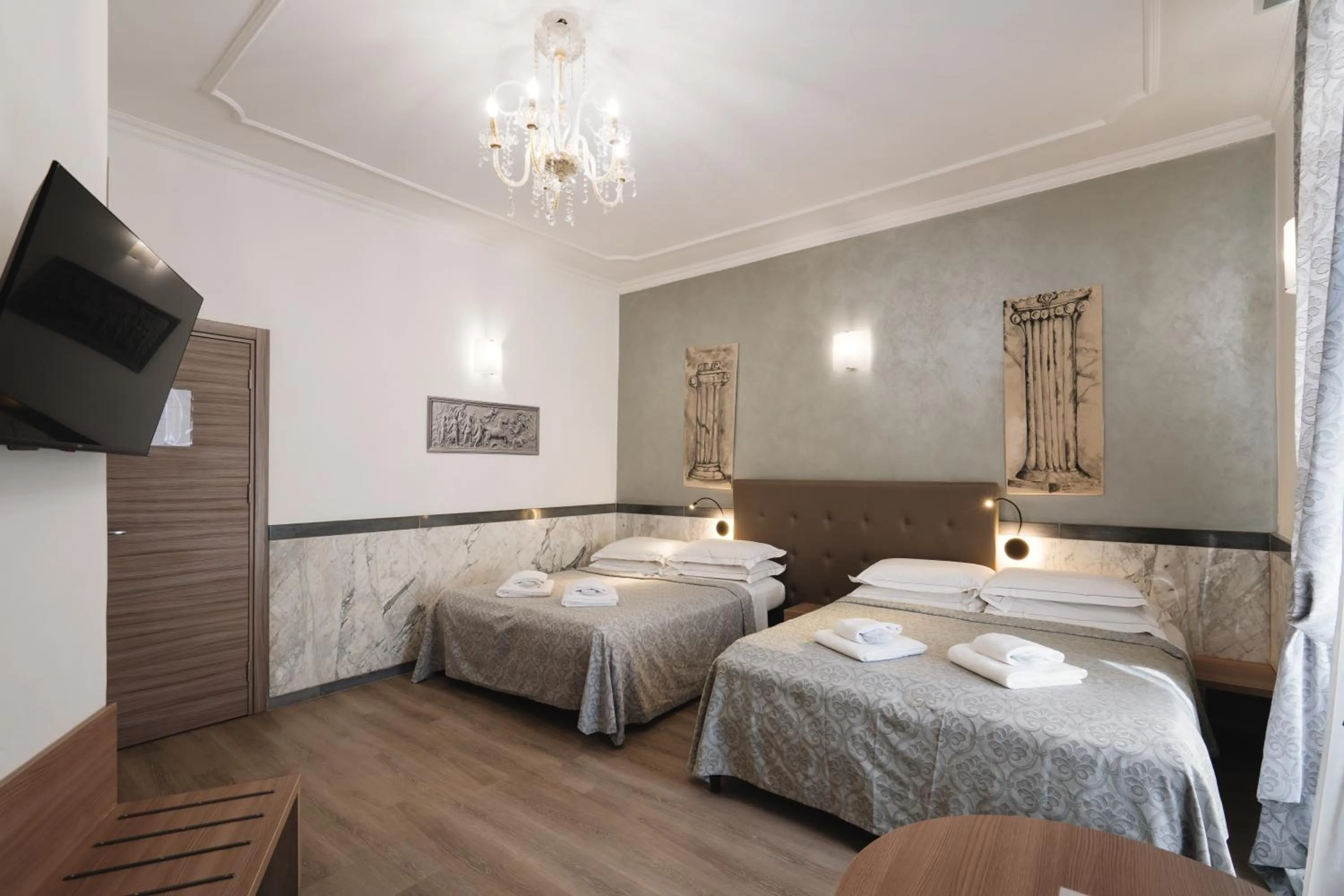 Photo of the whole room, Bed in Hotel Centro Cavour Roma