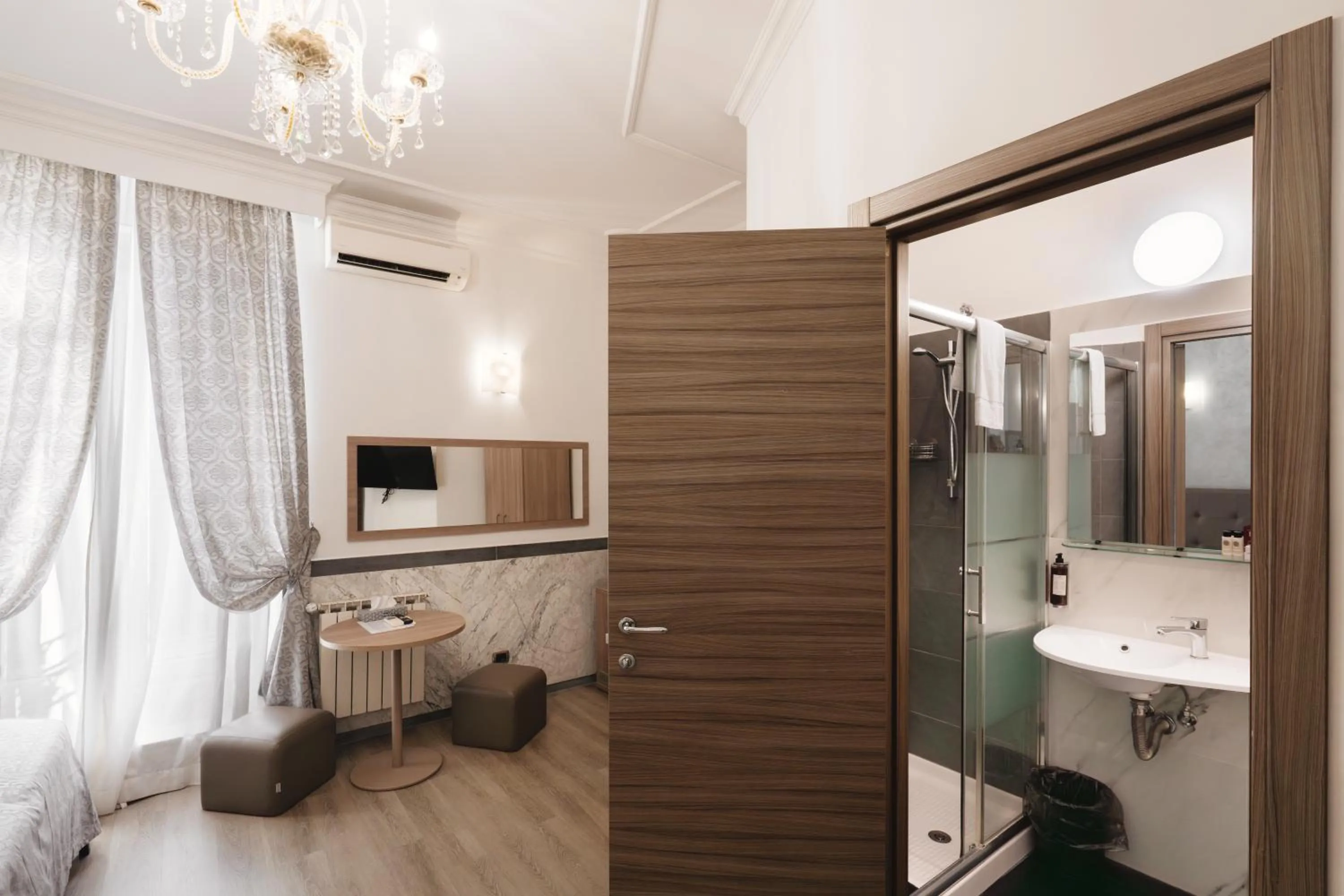 Bathroom in Hotel Centro Cavour Roma