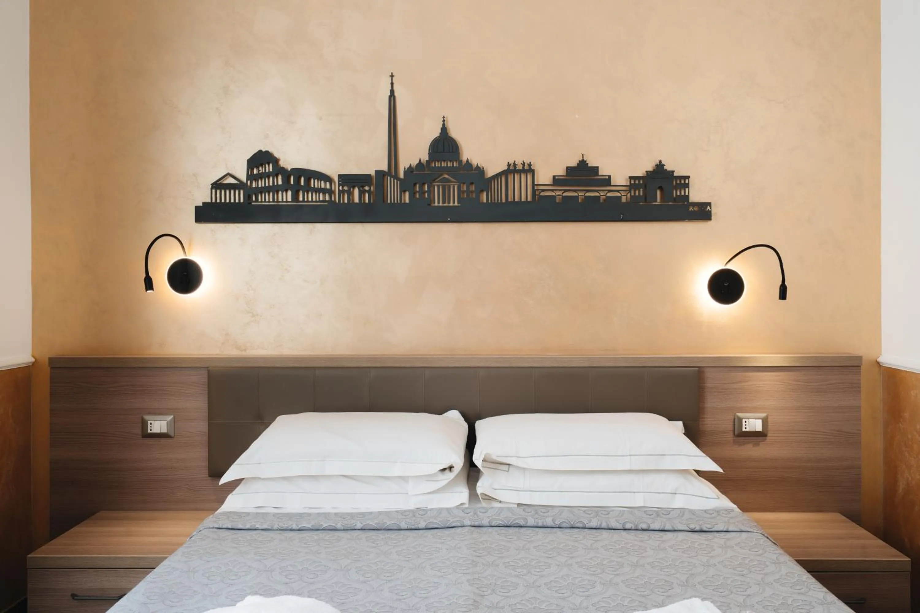 Photo of the whole room, Bed in Hotel Centro Cavour Roma