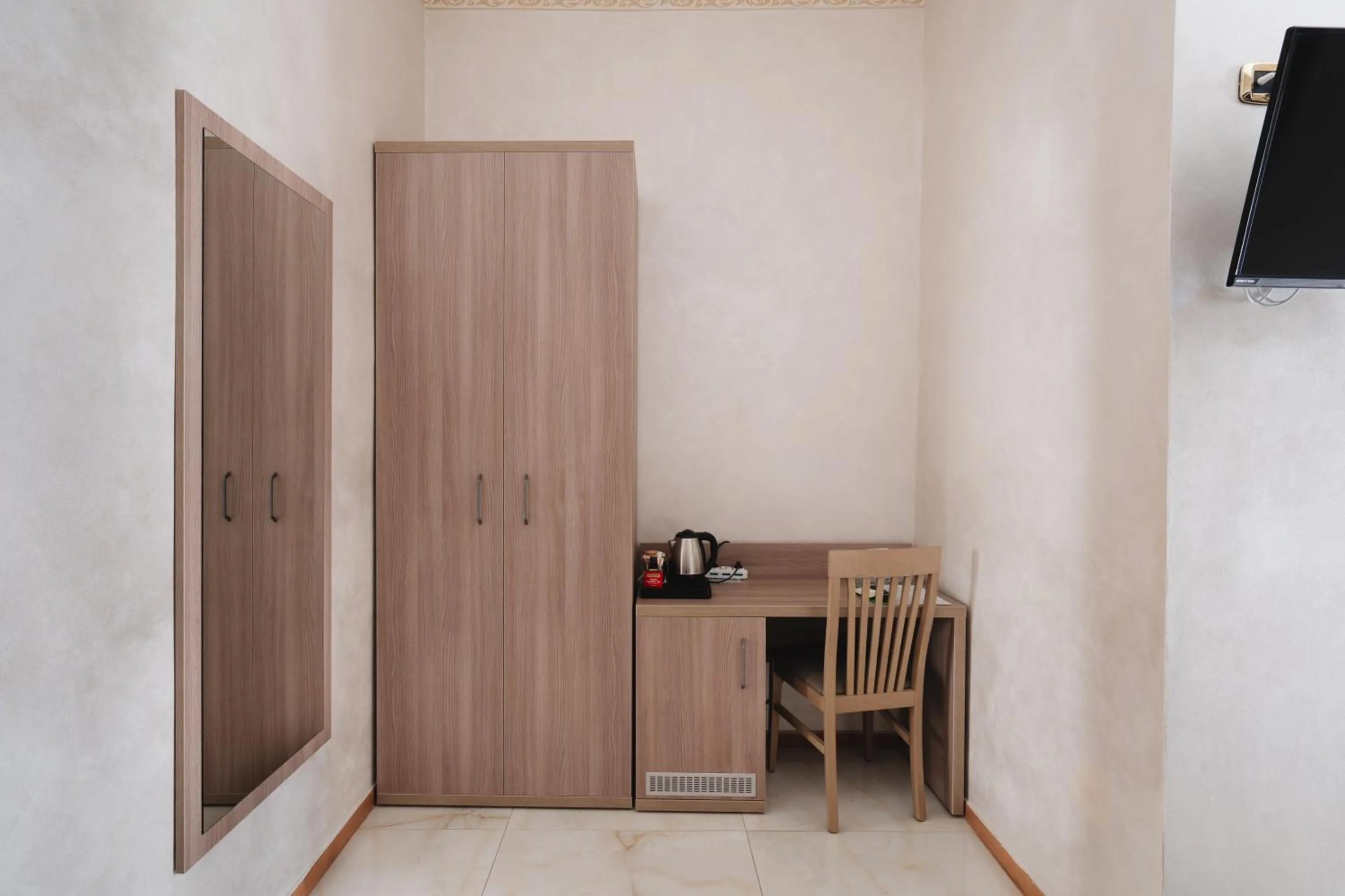 wardrobe in Hotel Centro Cavour Roma