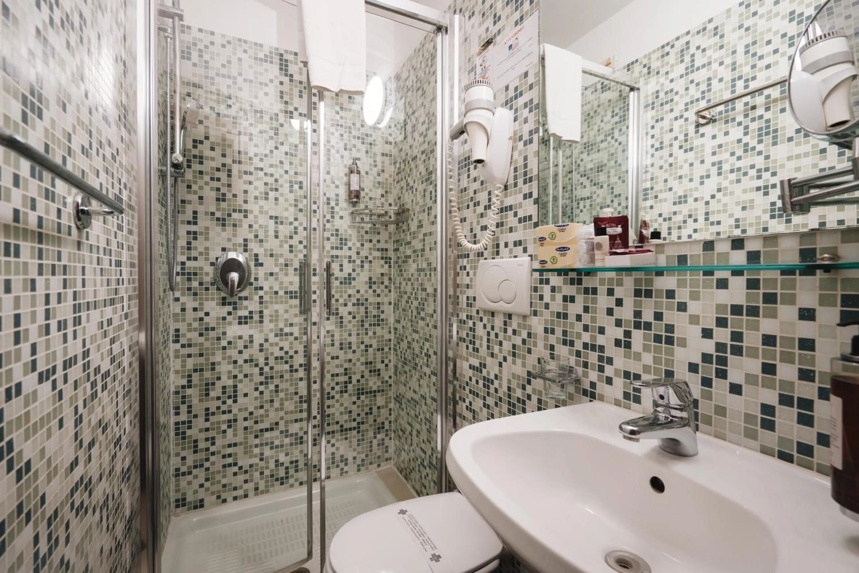 Bathroom in Hotel Centro Cavour Roma