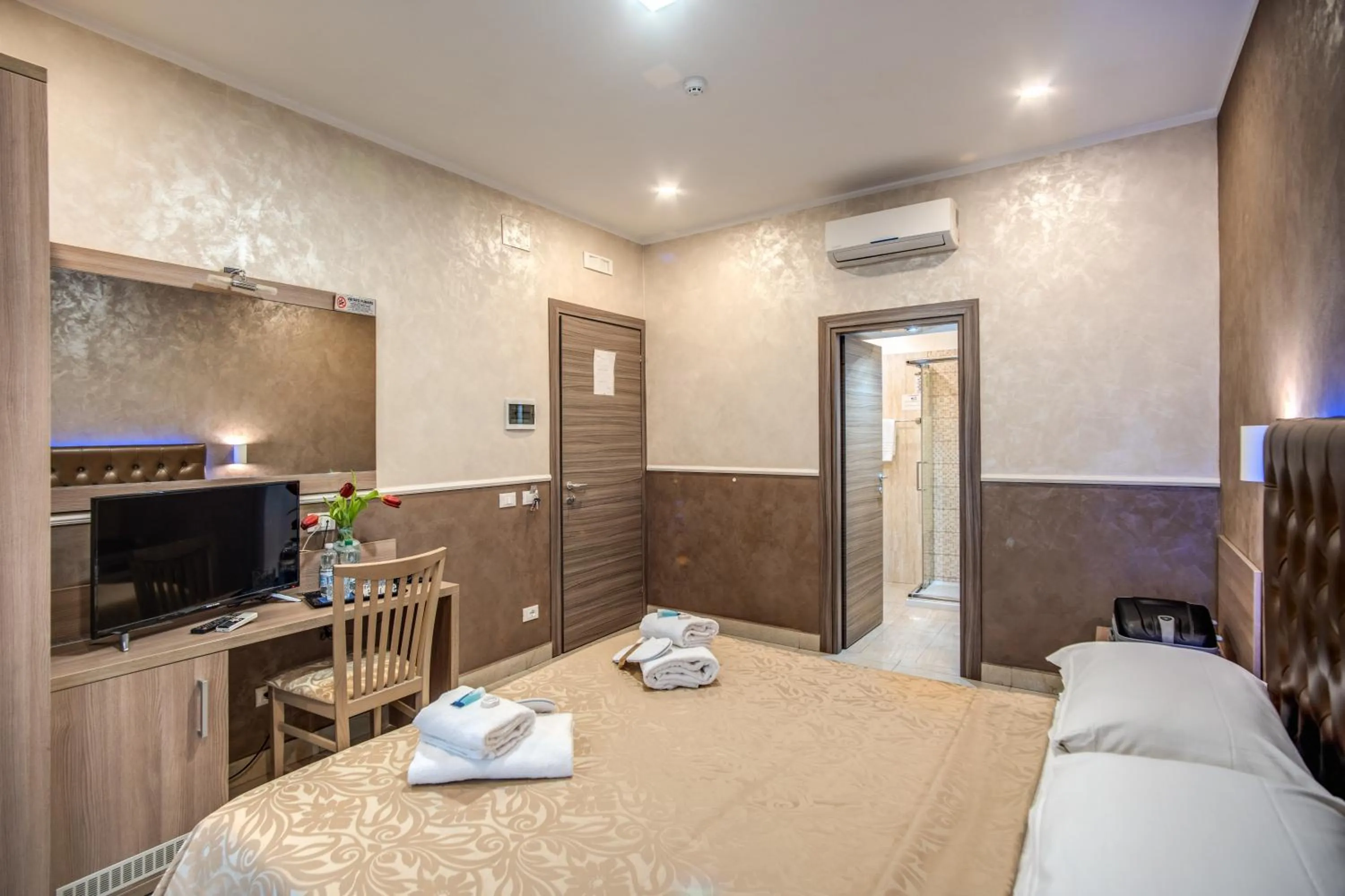 Bed in Hotel Centro Cavour Roma