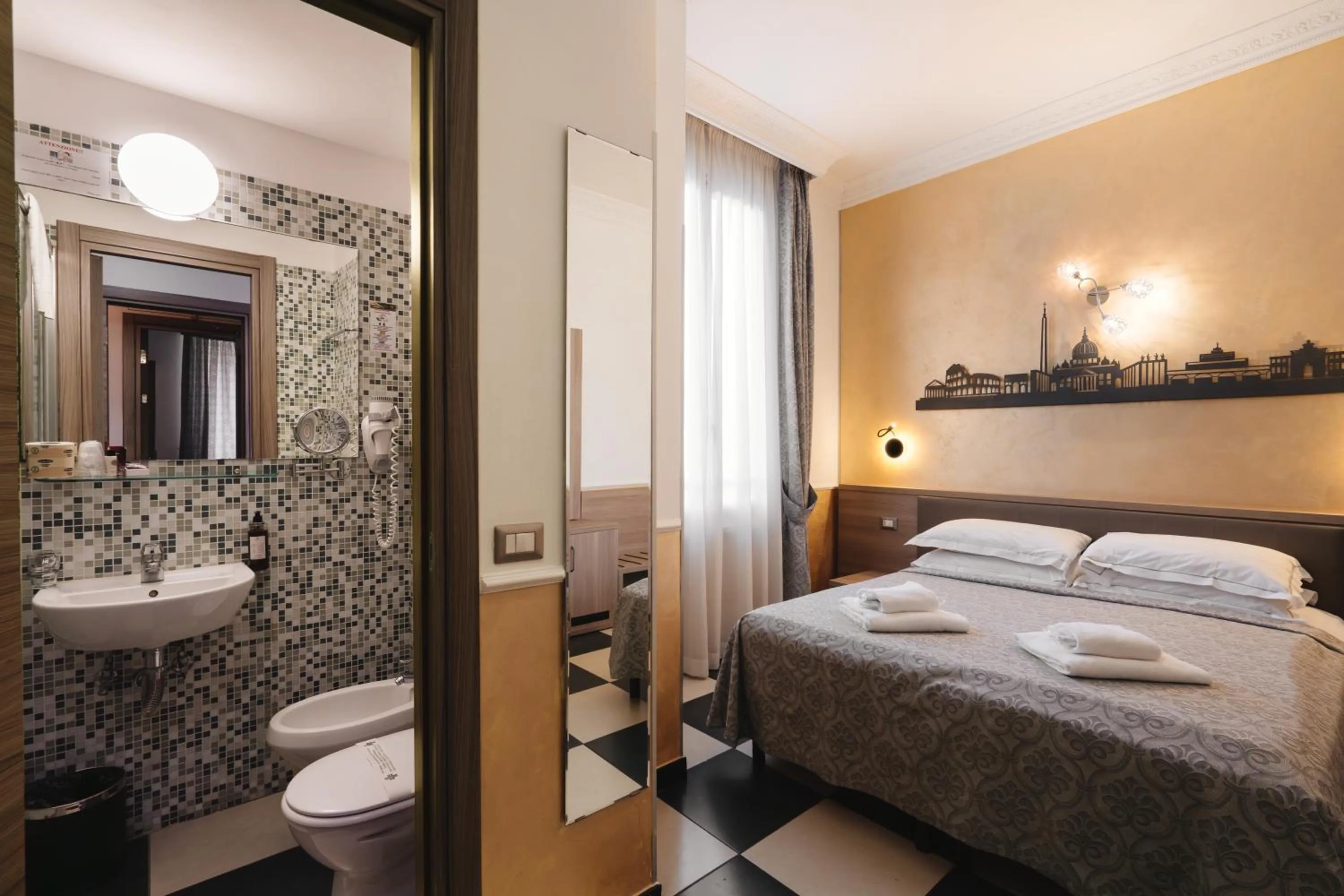 Photo of the whole room, Bed in Hotel Centro Cavour Roma