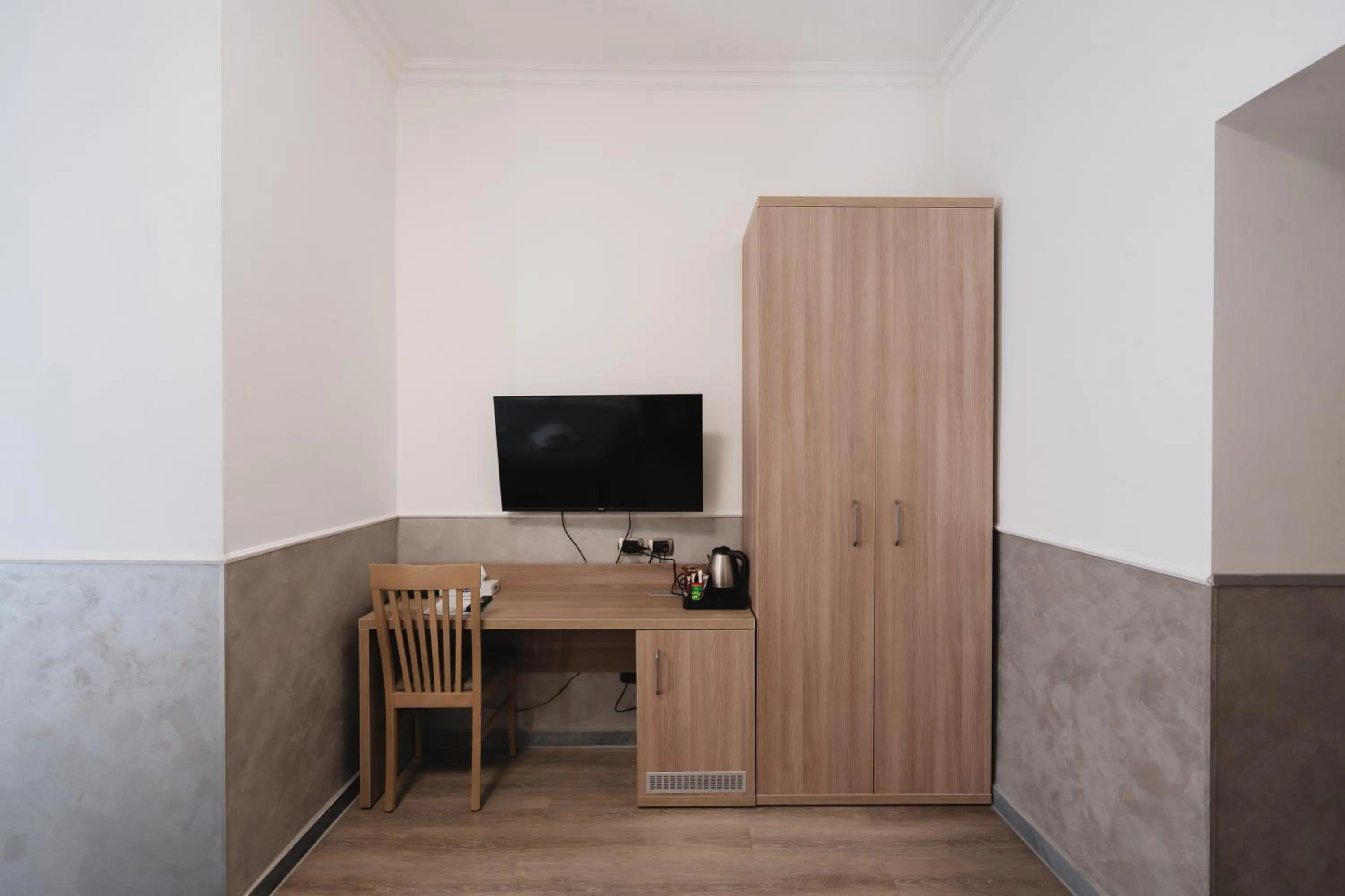 wardrobe in Hotel Centro Cavour Roma