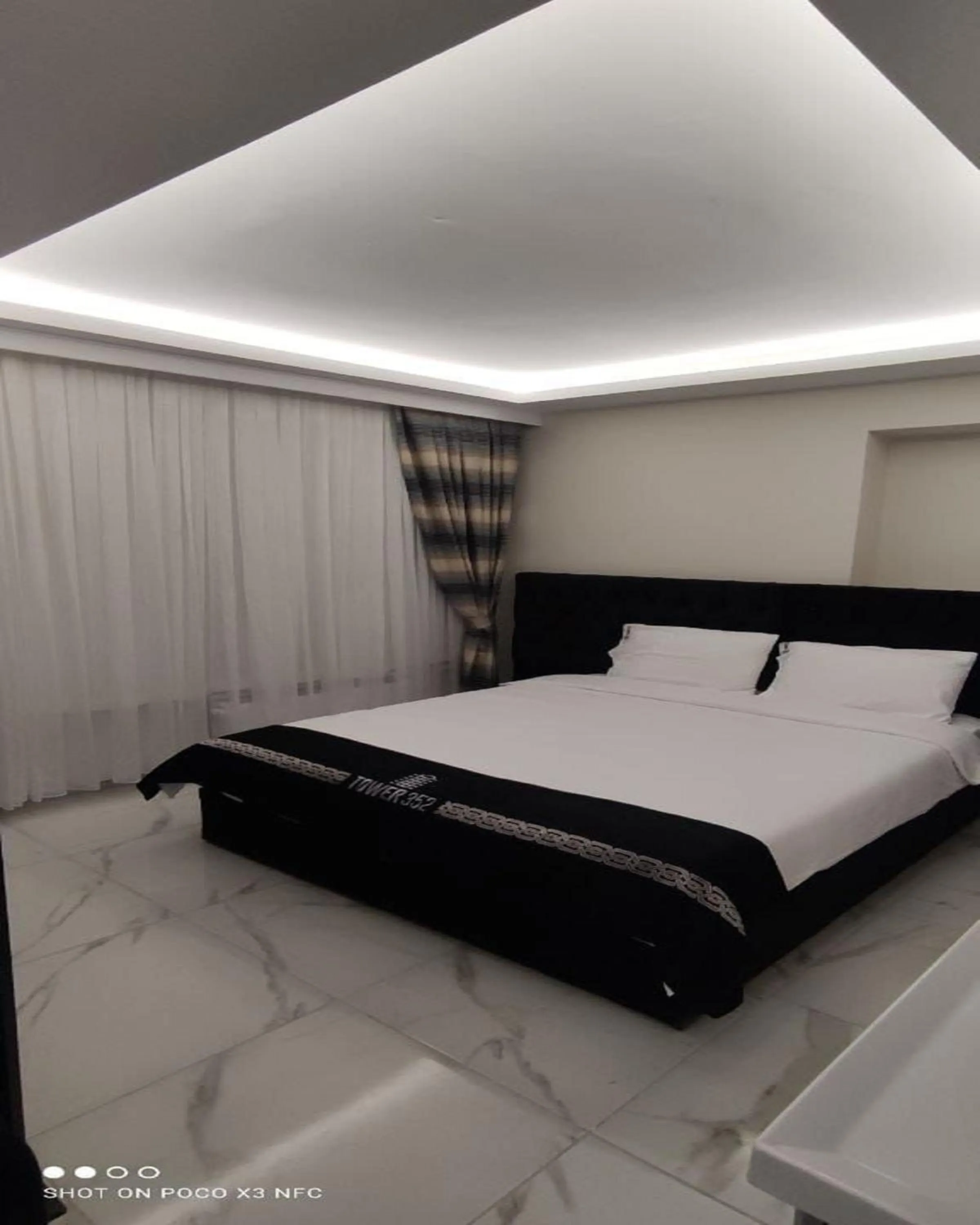 Bedroom, Bed in Tower352