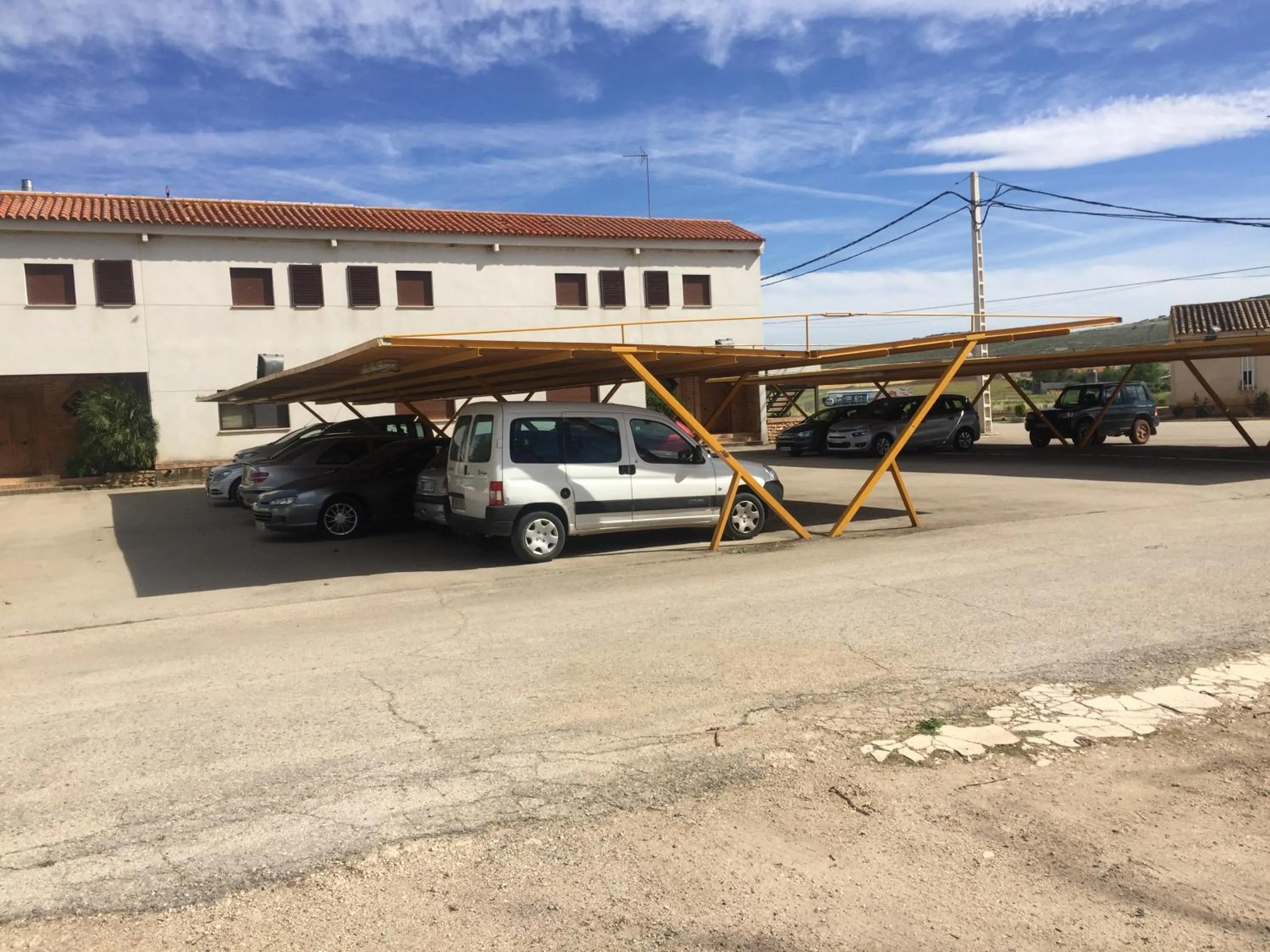 Property building in Hotel Restaurante Santa Cruz