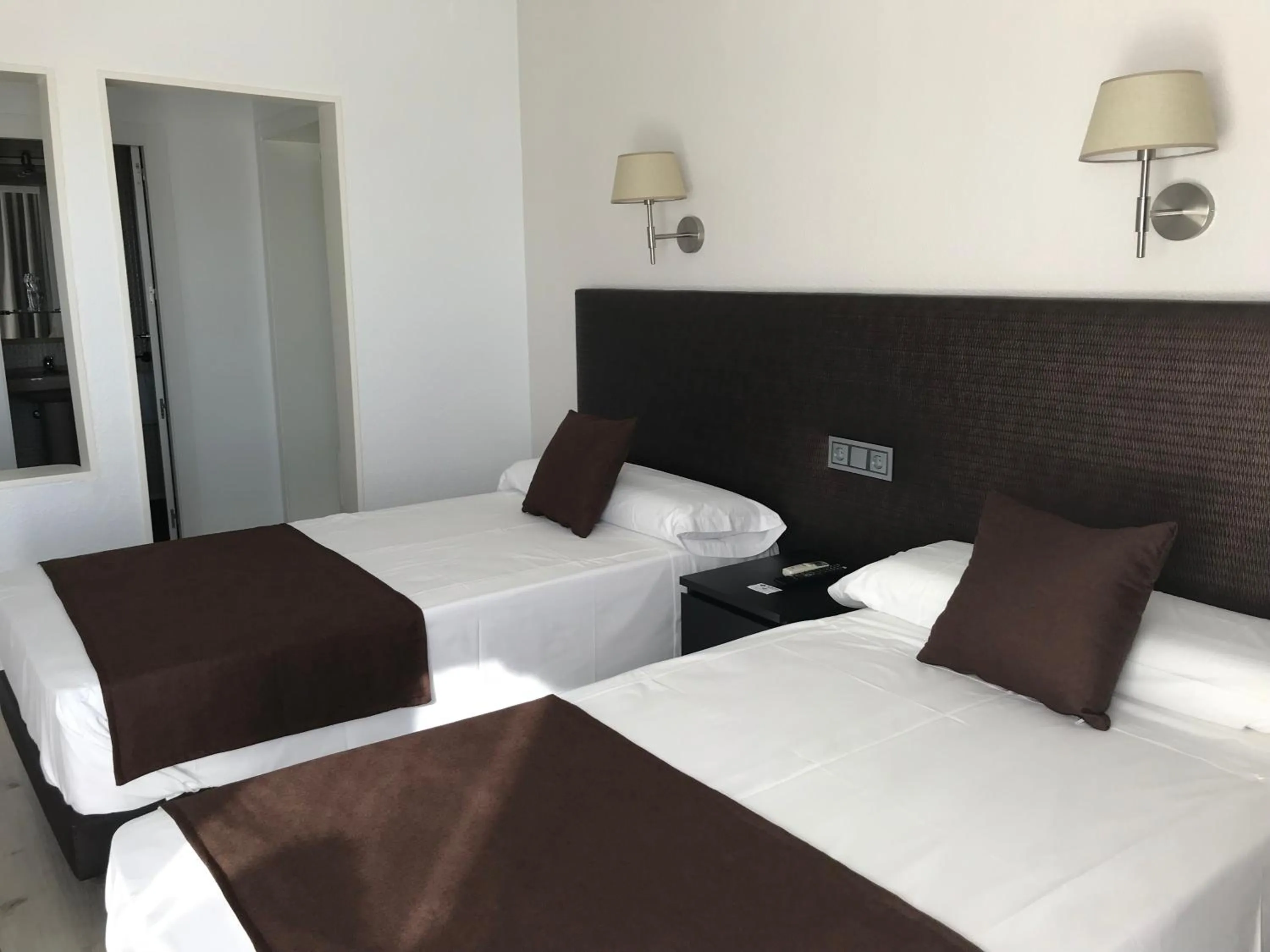 Bed in Hotel Restaurante Santa Cruz