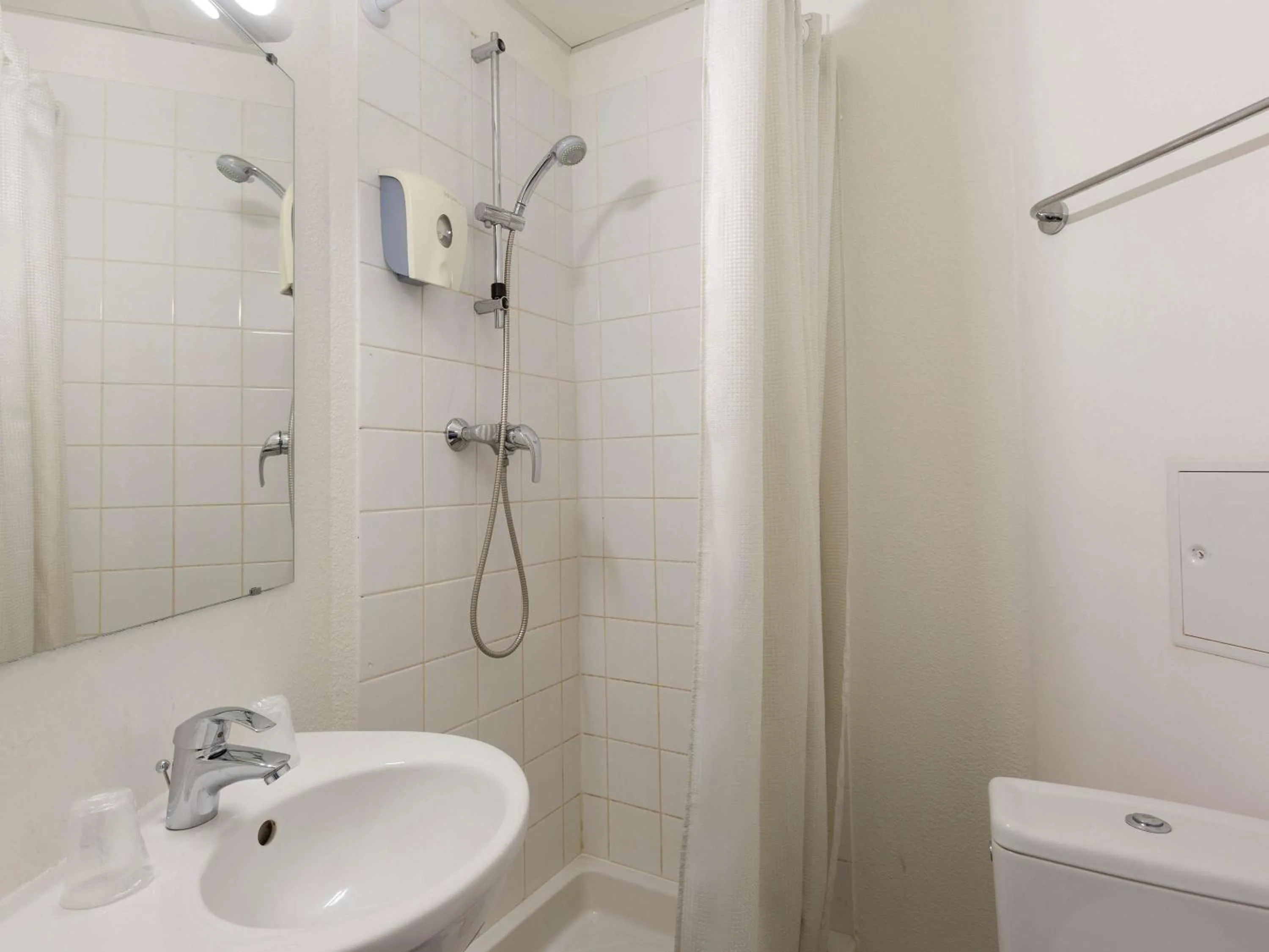 Bathroom in hotelF1 Longwy