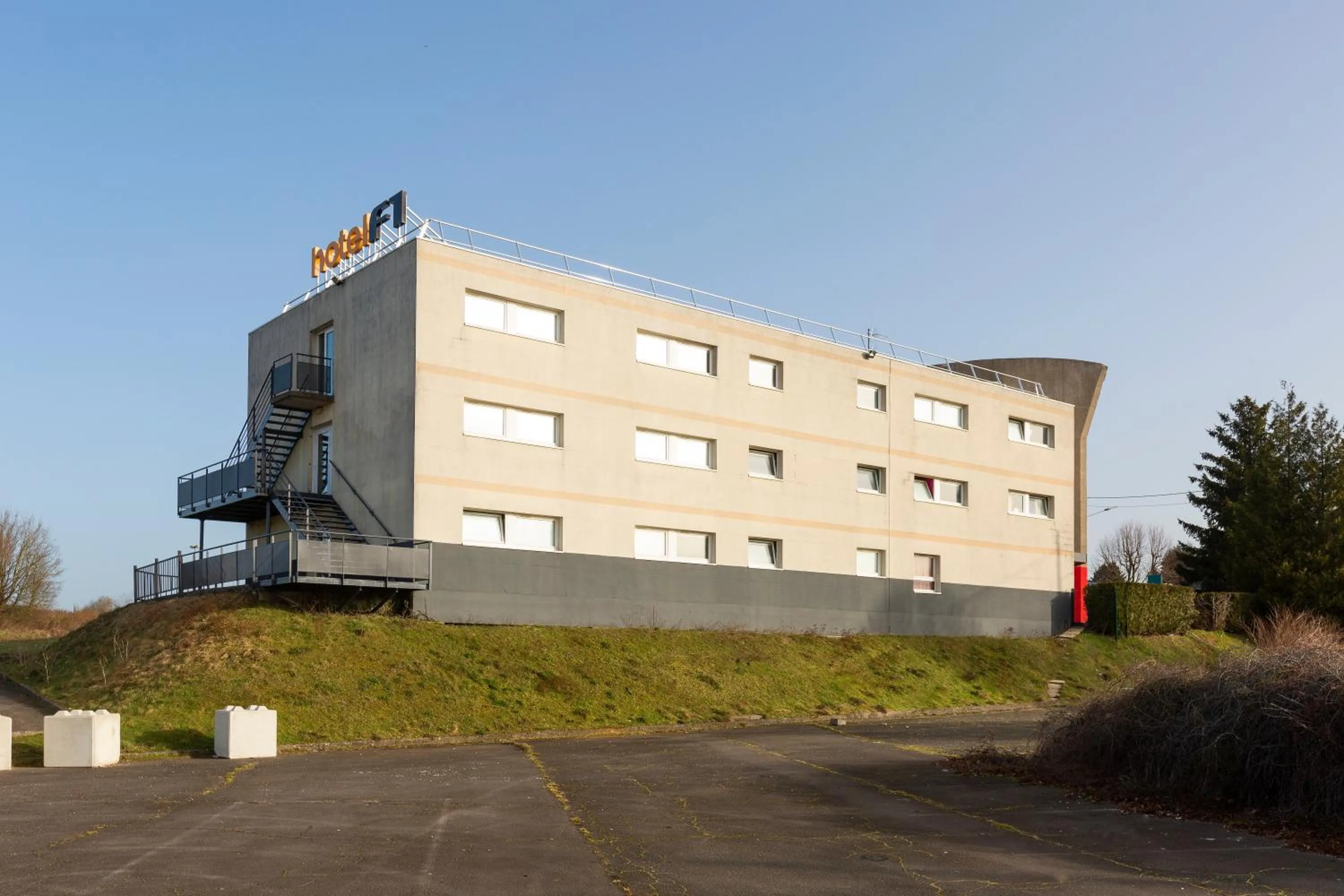 Property building in hotelF1 Longwy