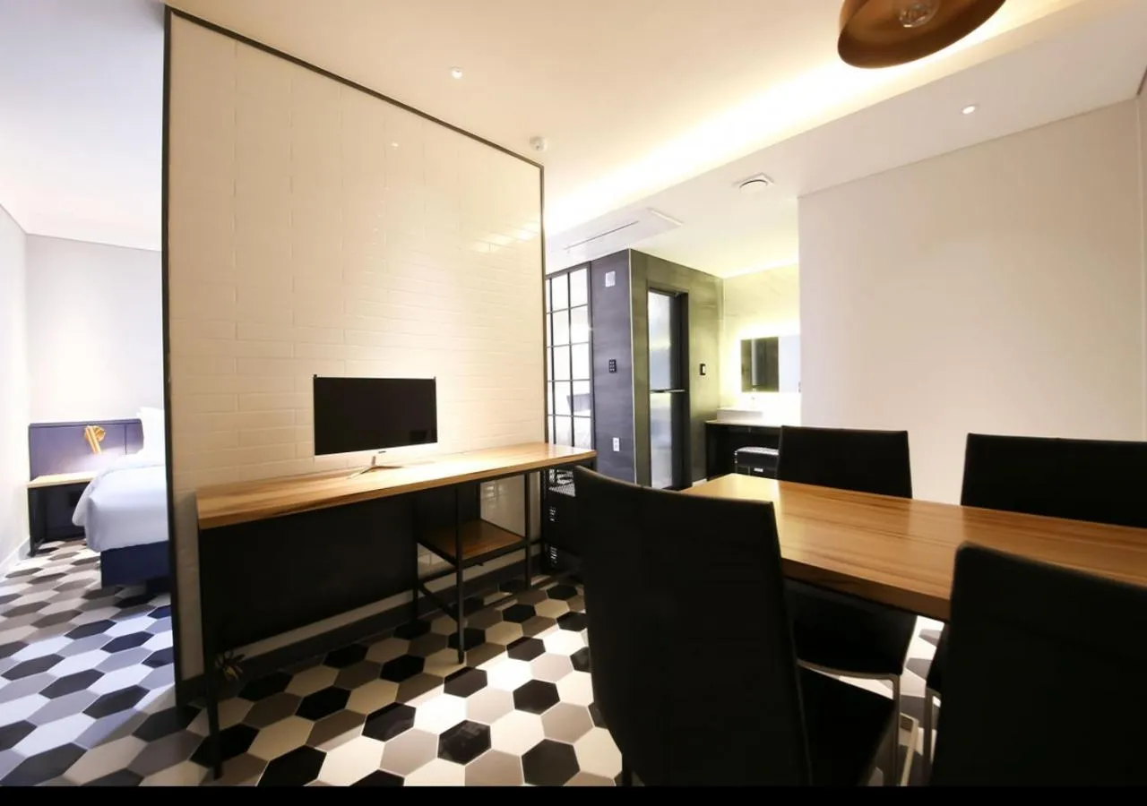 Business facilities in West In Hotel Yeosu