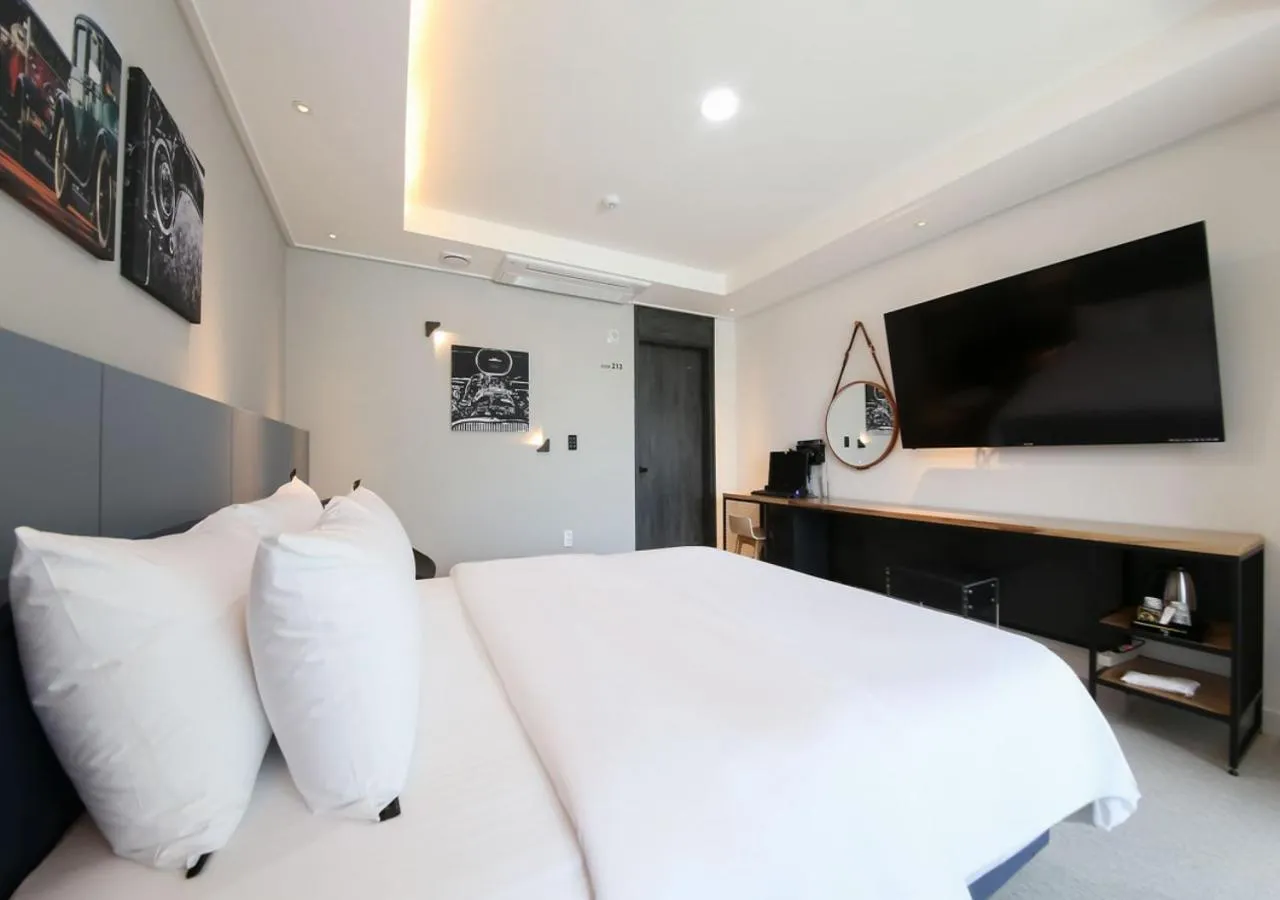 Bed in West In Hotel Yeosu