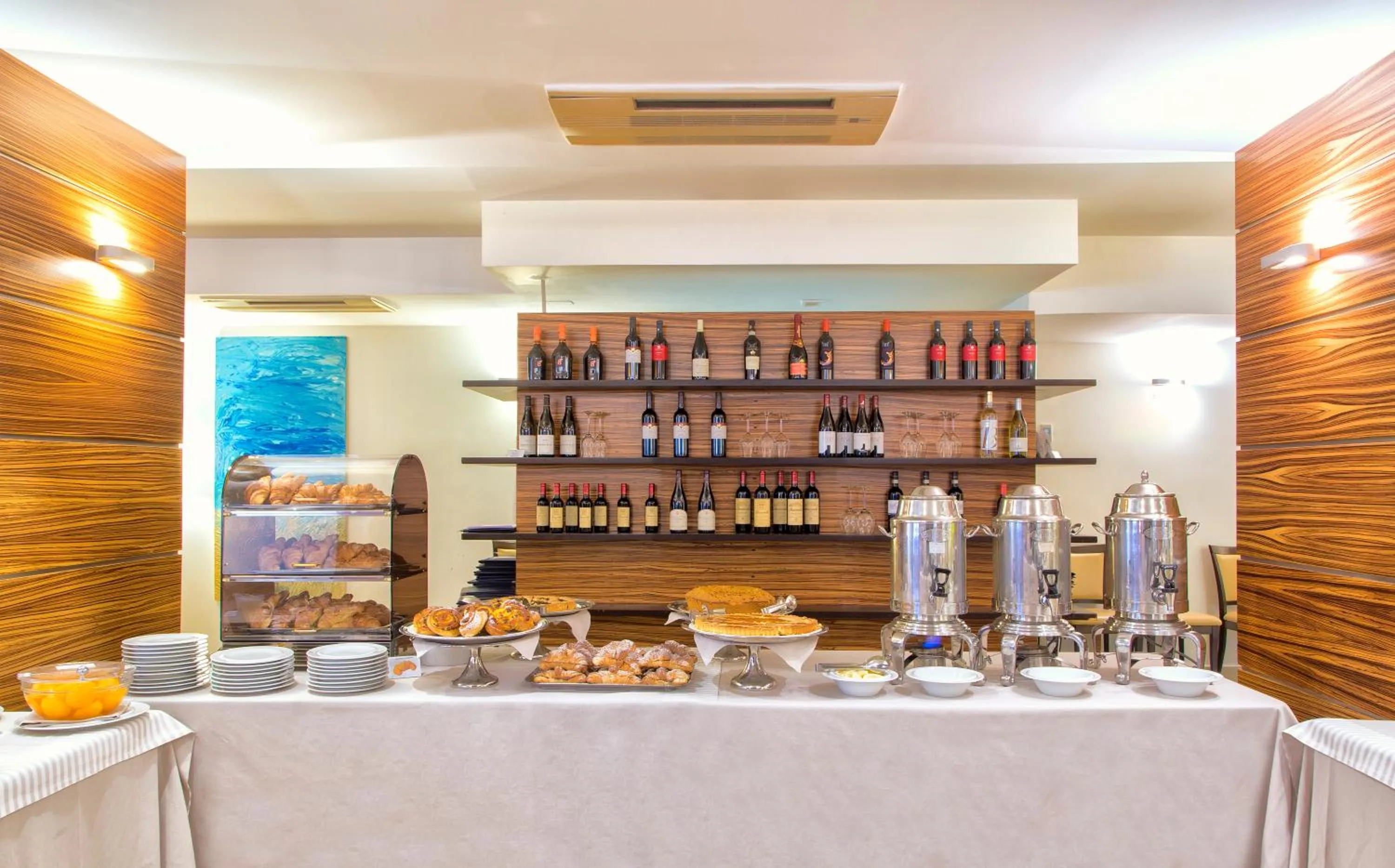 Buffet breakfast in Virgilio Grand Hotel