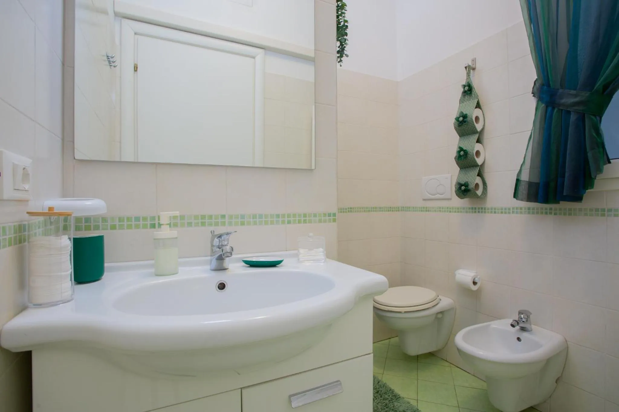 Shower in Vatican Station