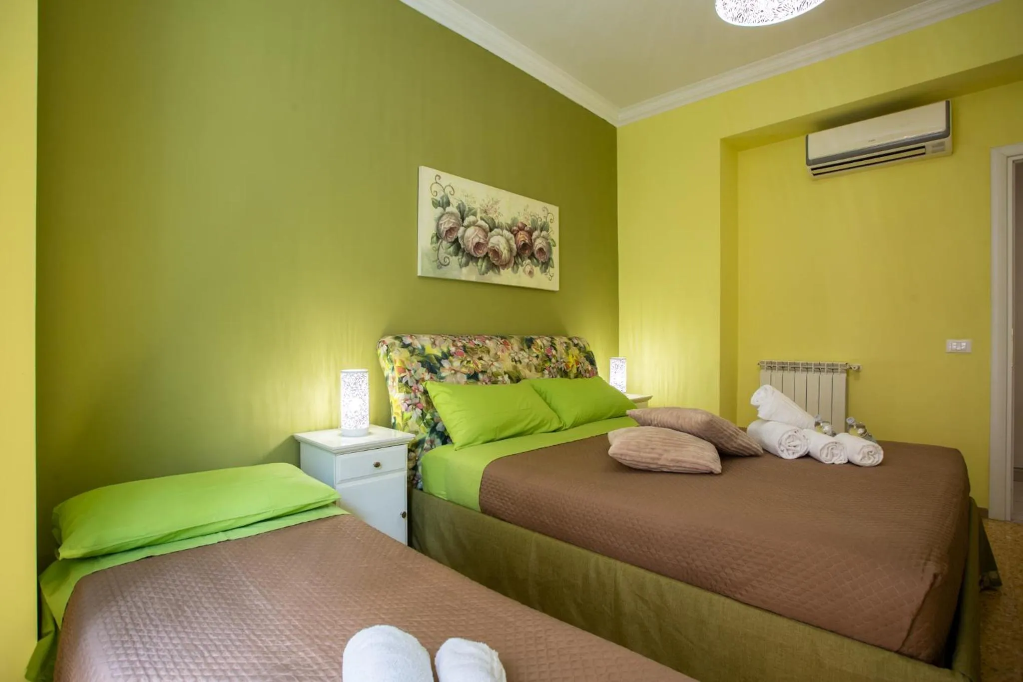 Bedroom, Bed in Vatican Station