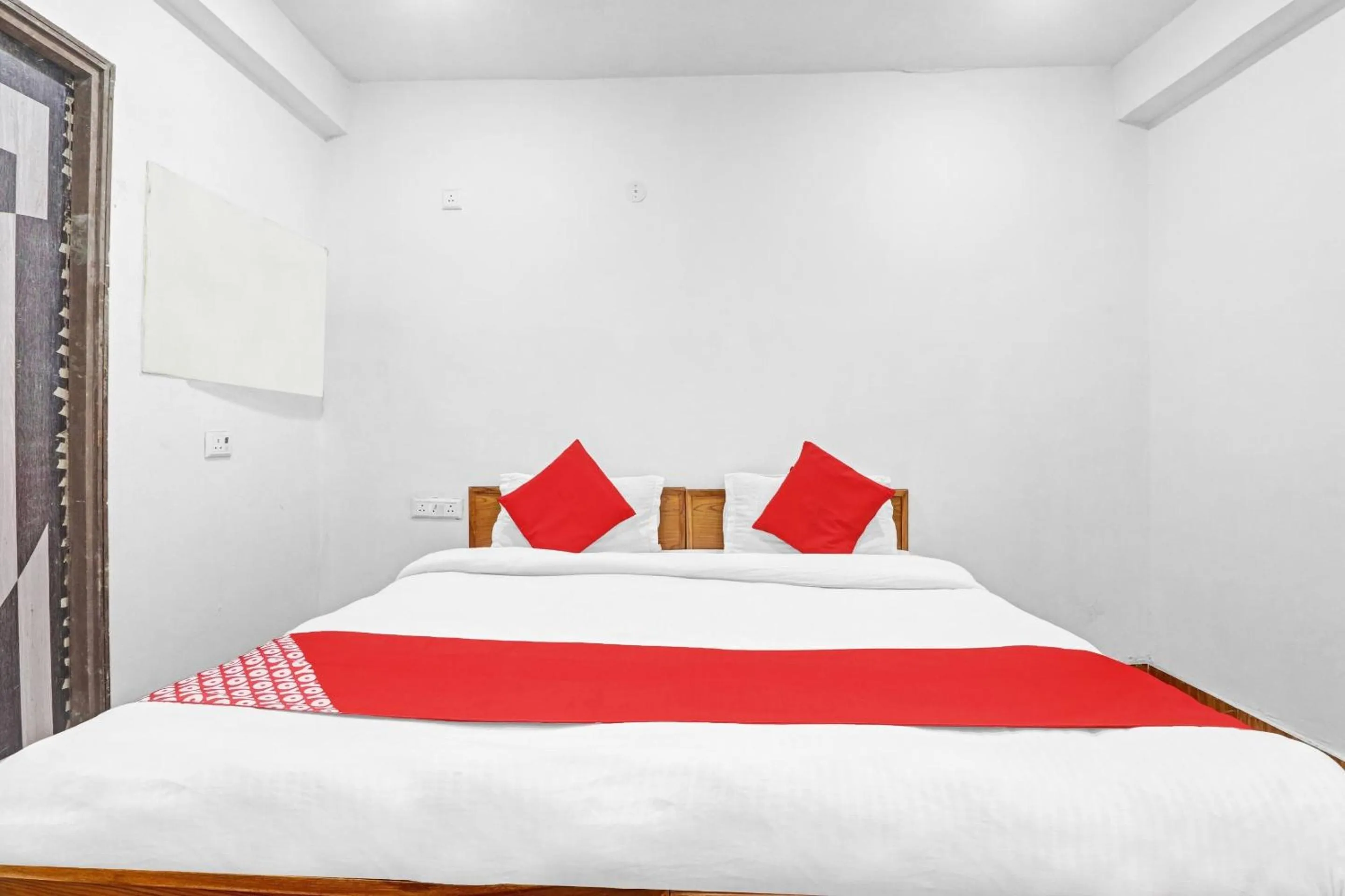 Bedroom, Bed in ALX Townhouse