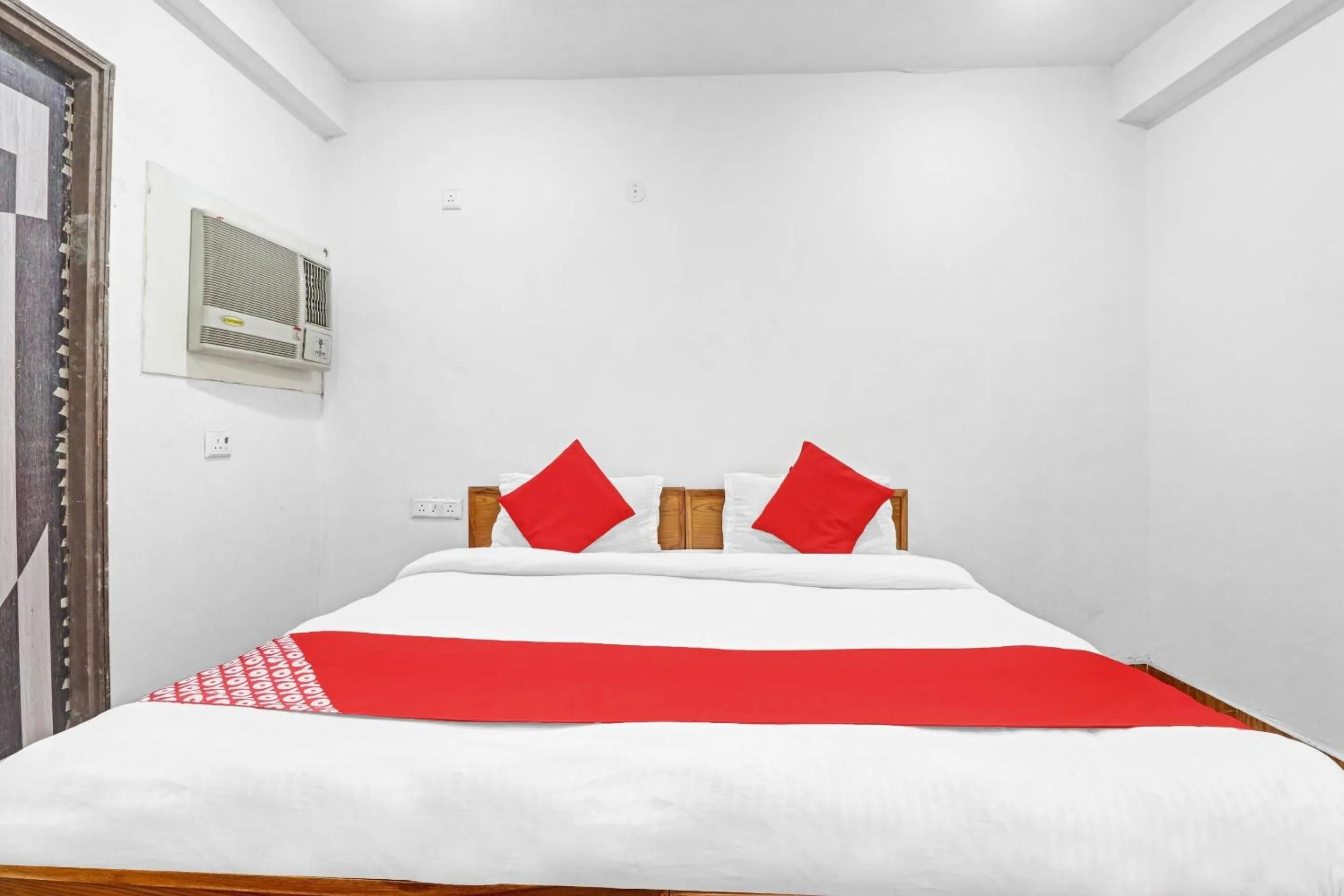 Bedroom, Bed in ALX Townhouse