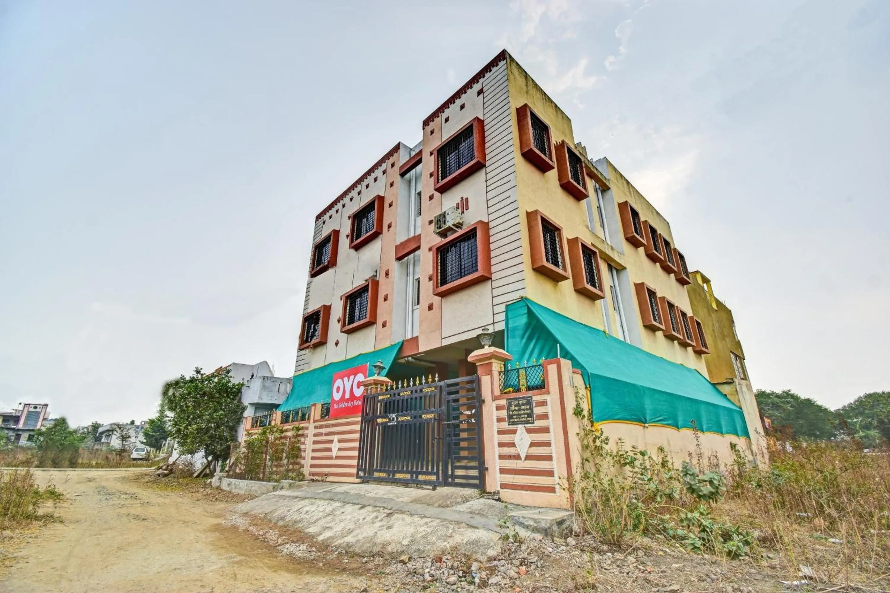 Facade/entrance in Hotel O Golden Key